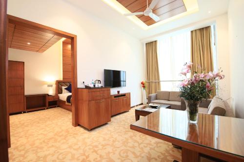 Luxury Suite photo 1