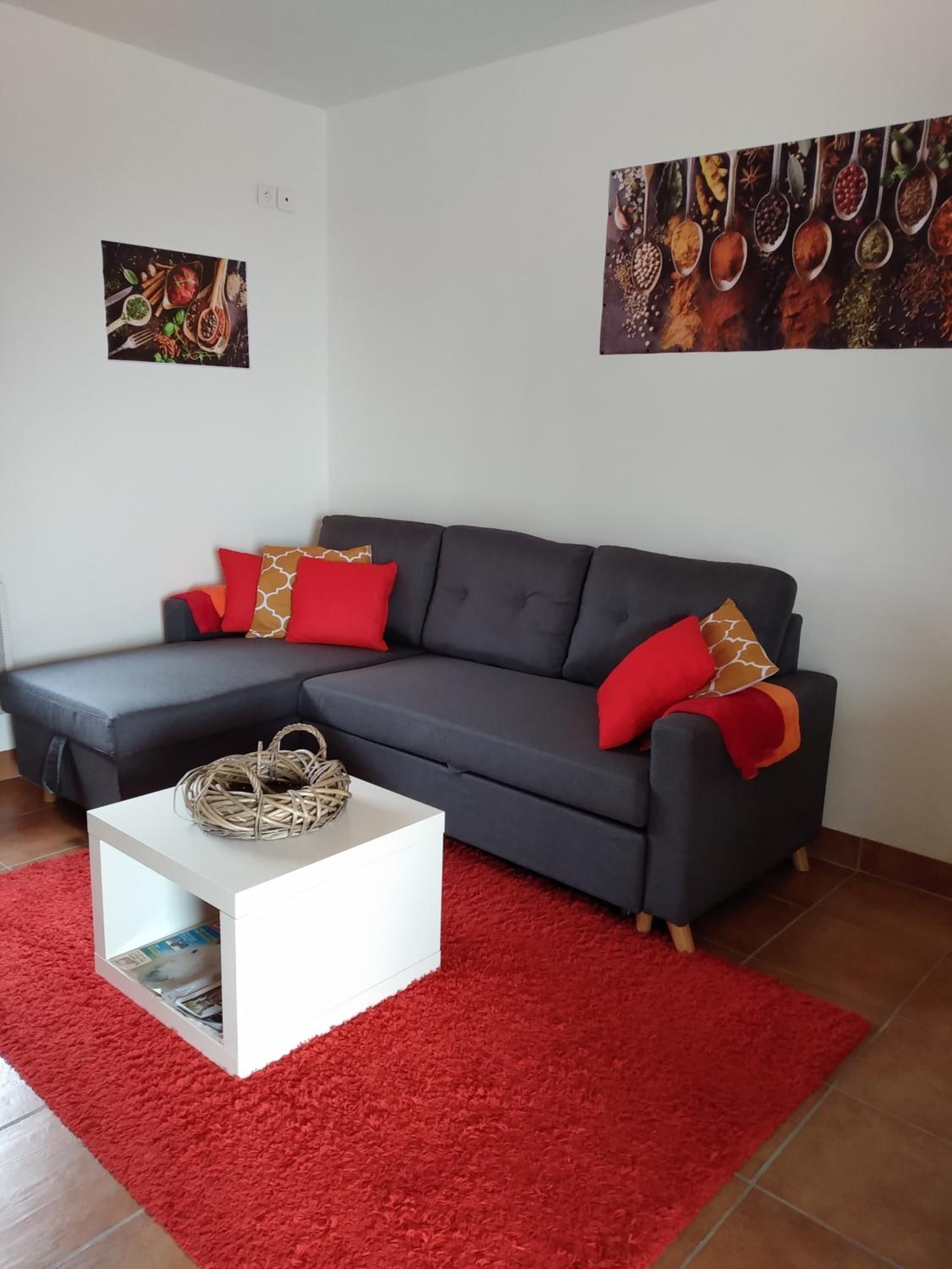 Standard Twin Room with Sofa photo 2