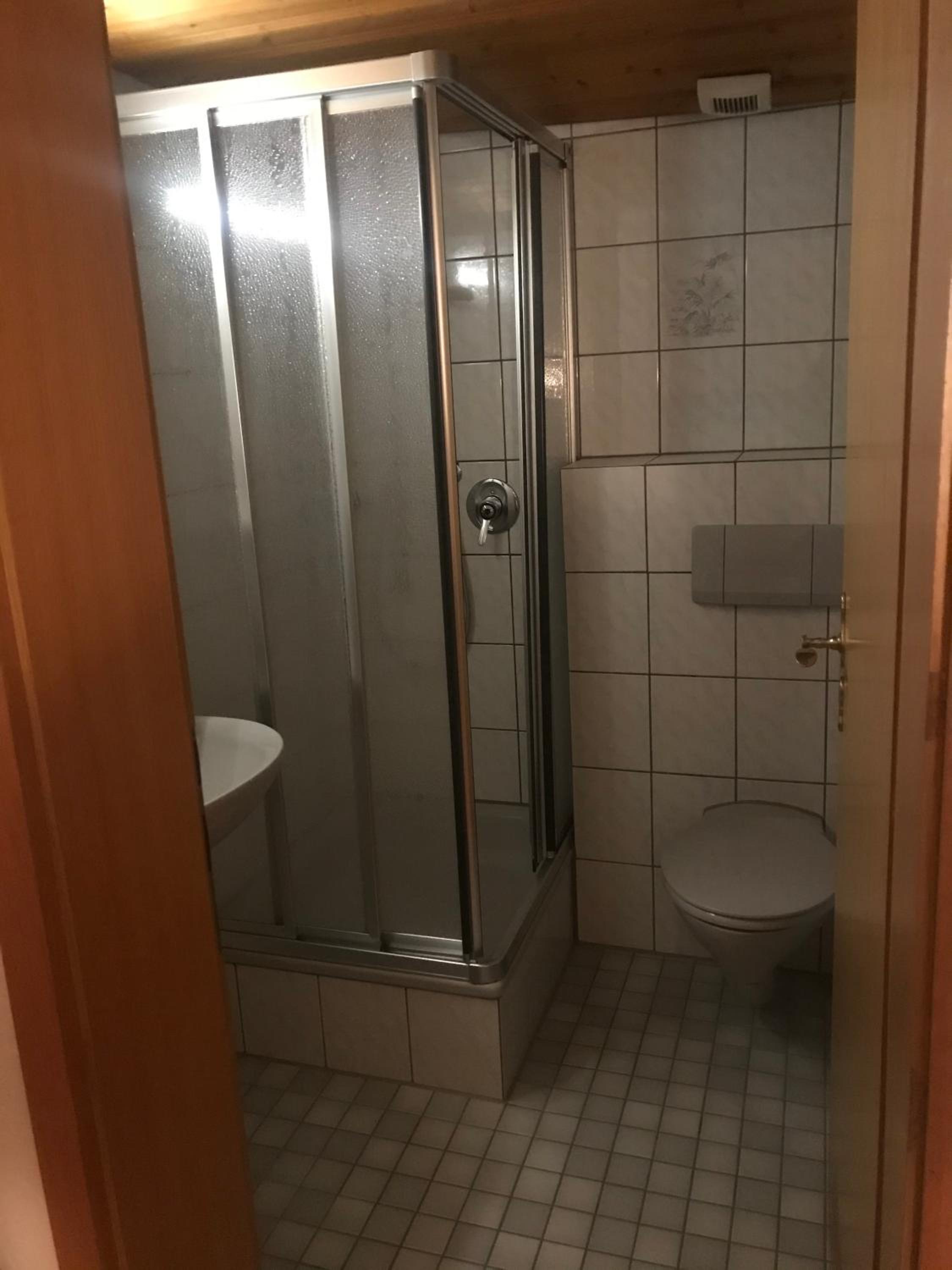 Single Room with Private Bathroom photo 3