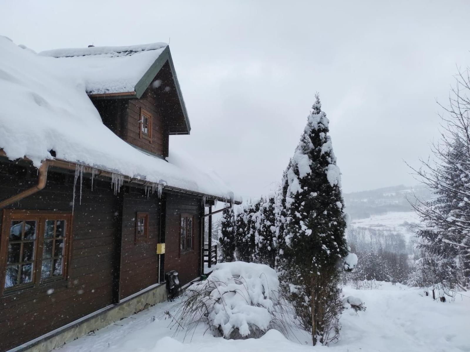 Four-Bedroom House - Photo 26