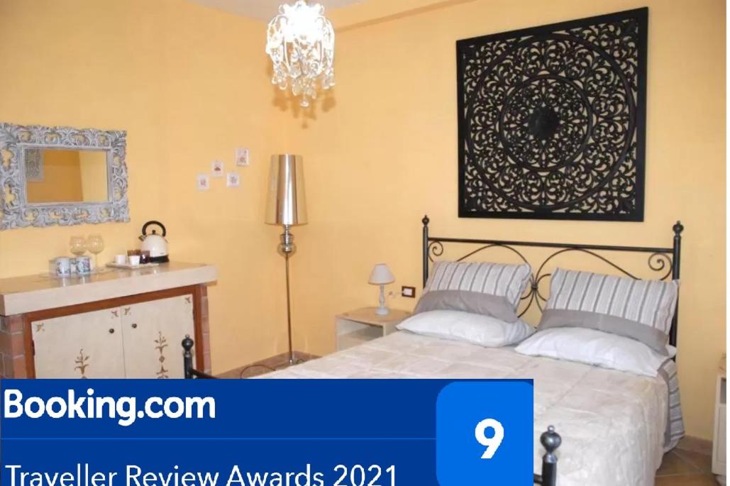 One-Bedroom Apartment - Photo 1