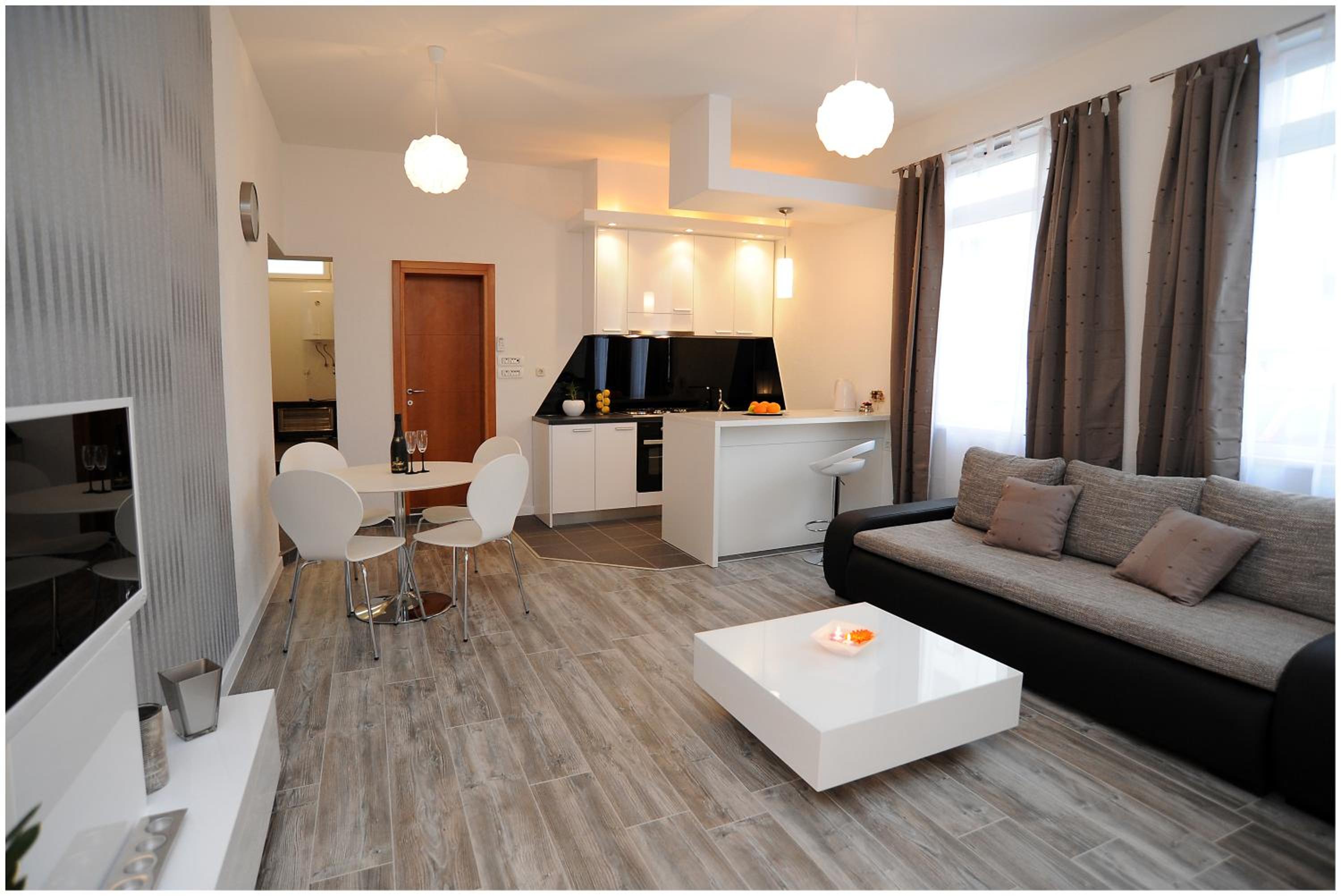 One-Bedroom Apartment with Terrace