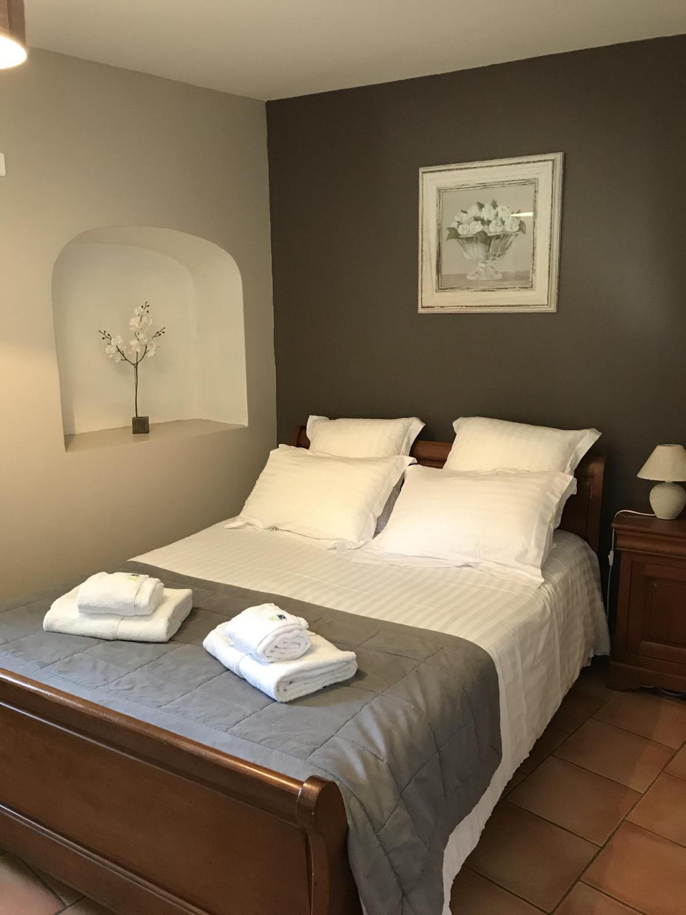 Standard Double Room photo 2