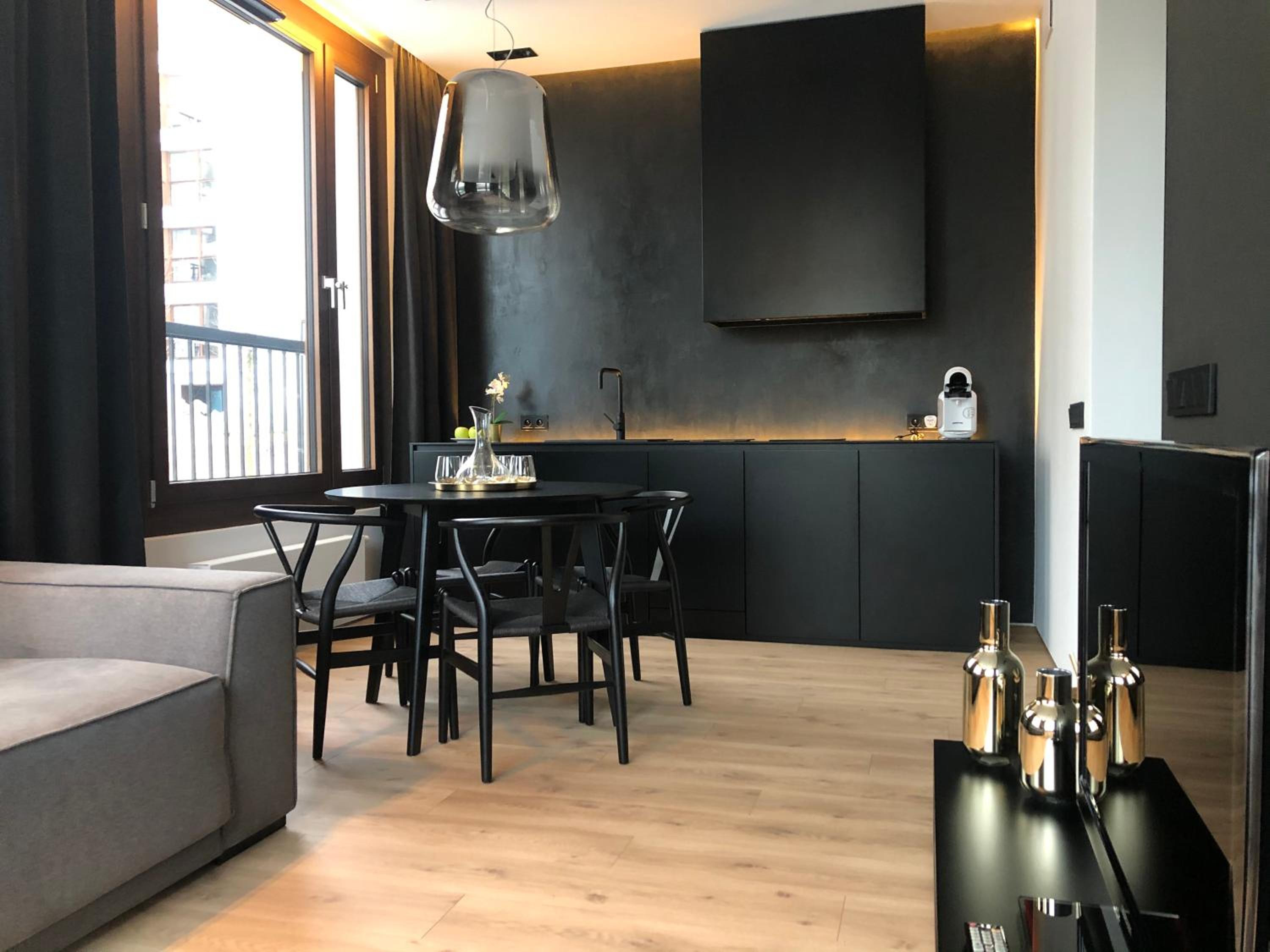 One-Bedroom Apartment - Photo 19