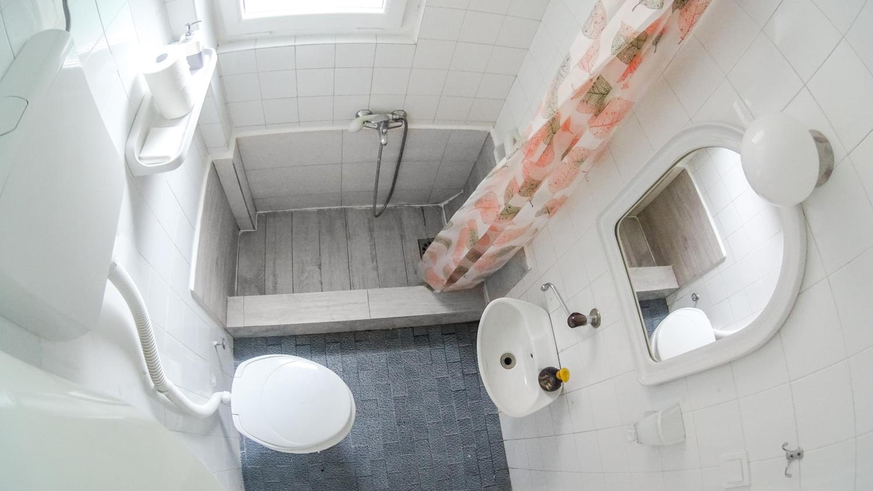 4-Bed Mixed Dormitory Room photo 2