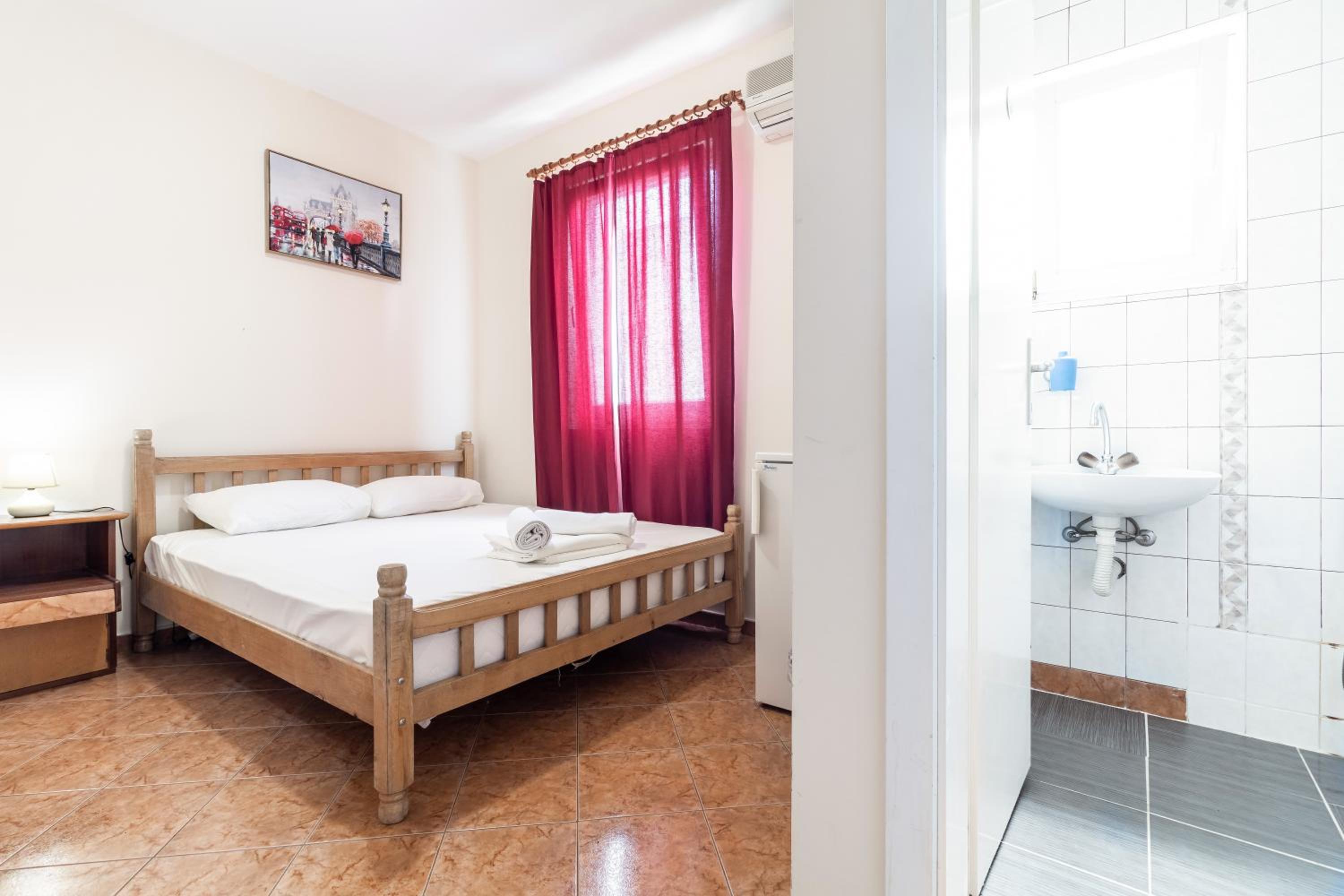 Double Room with Private Bathroom photo 3