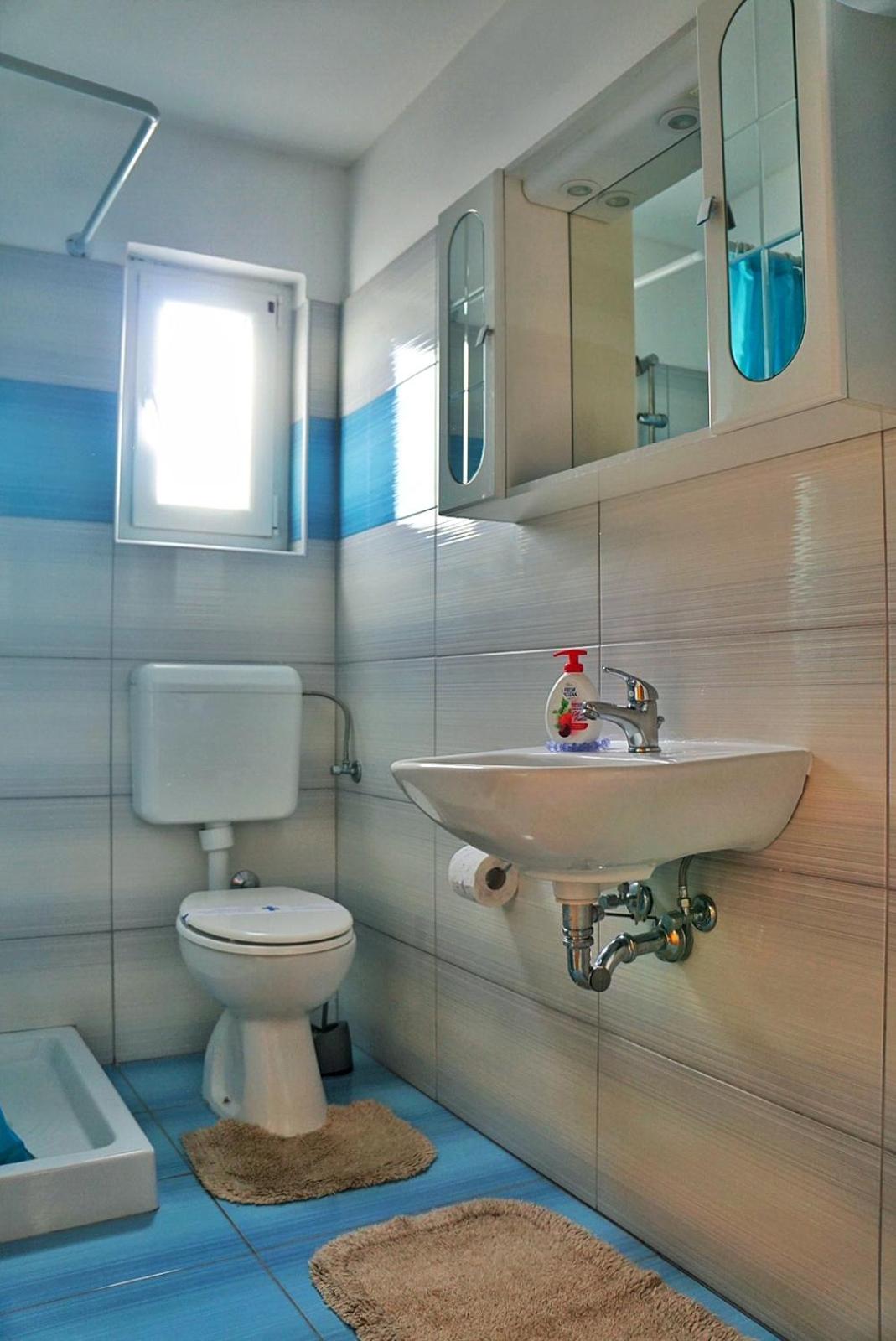 One-Bedroom Apartment with Sea View photo 3