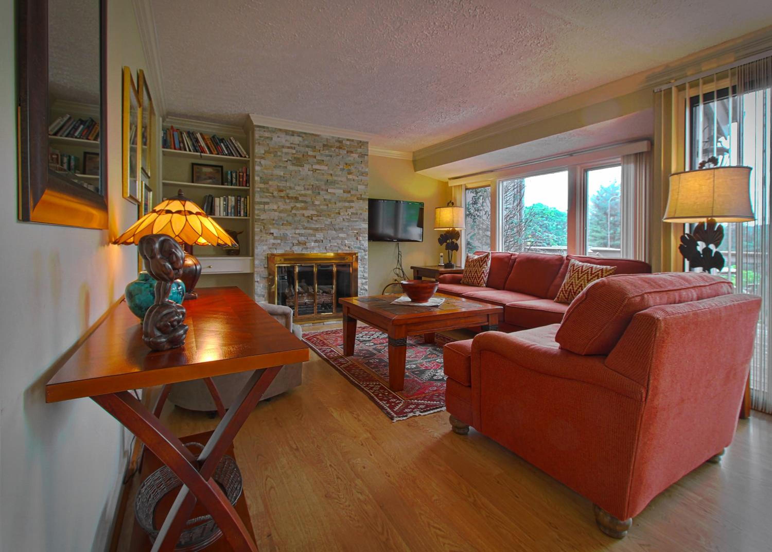 Three-Bedroom Townhouse photo 3