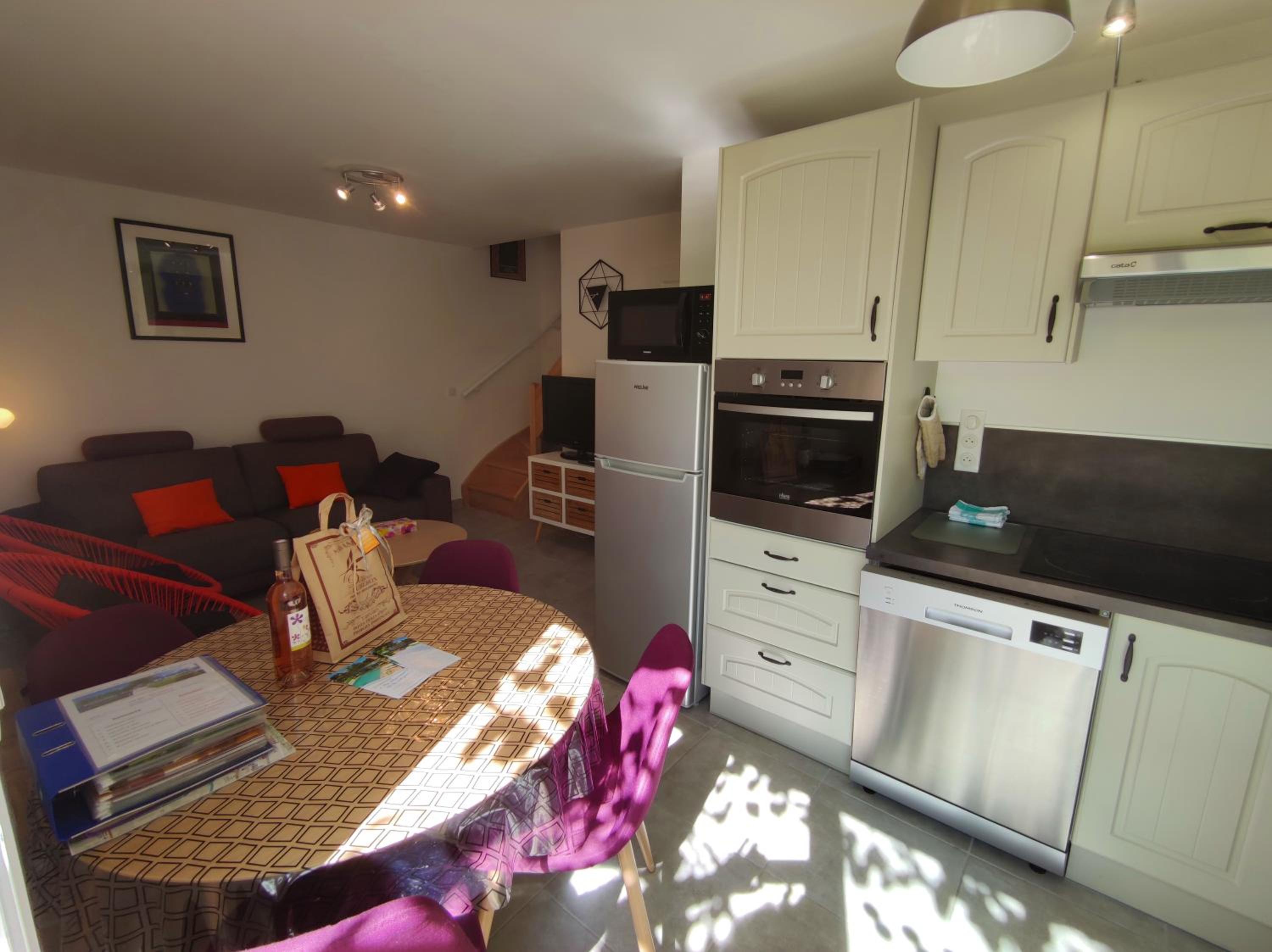 Seven-Bedroom House photo 1