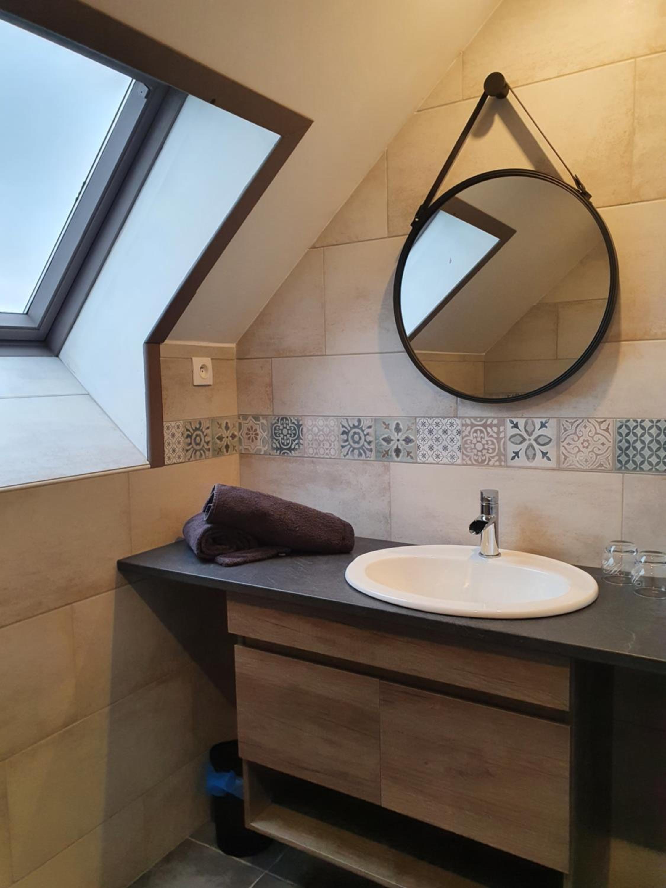 Family Room with Private Bathroom photo 2