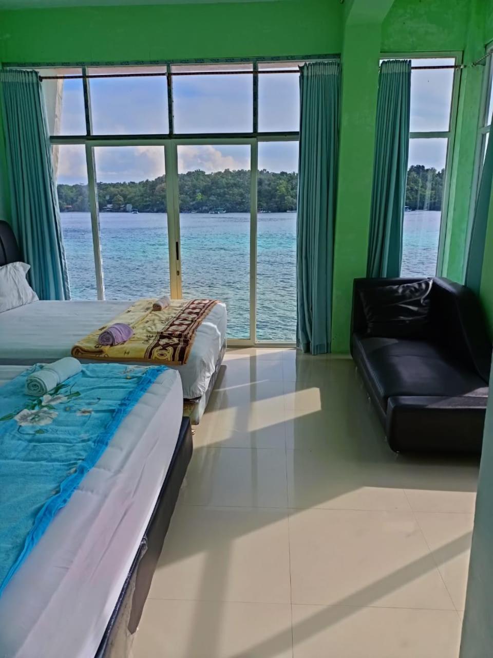 Family Room with Sea View photo 3