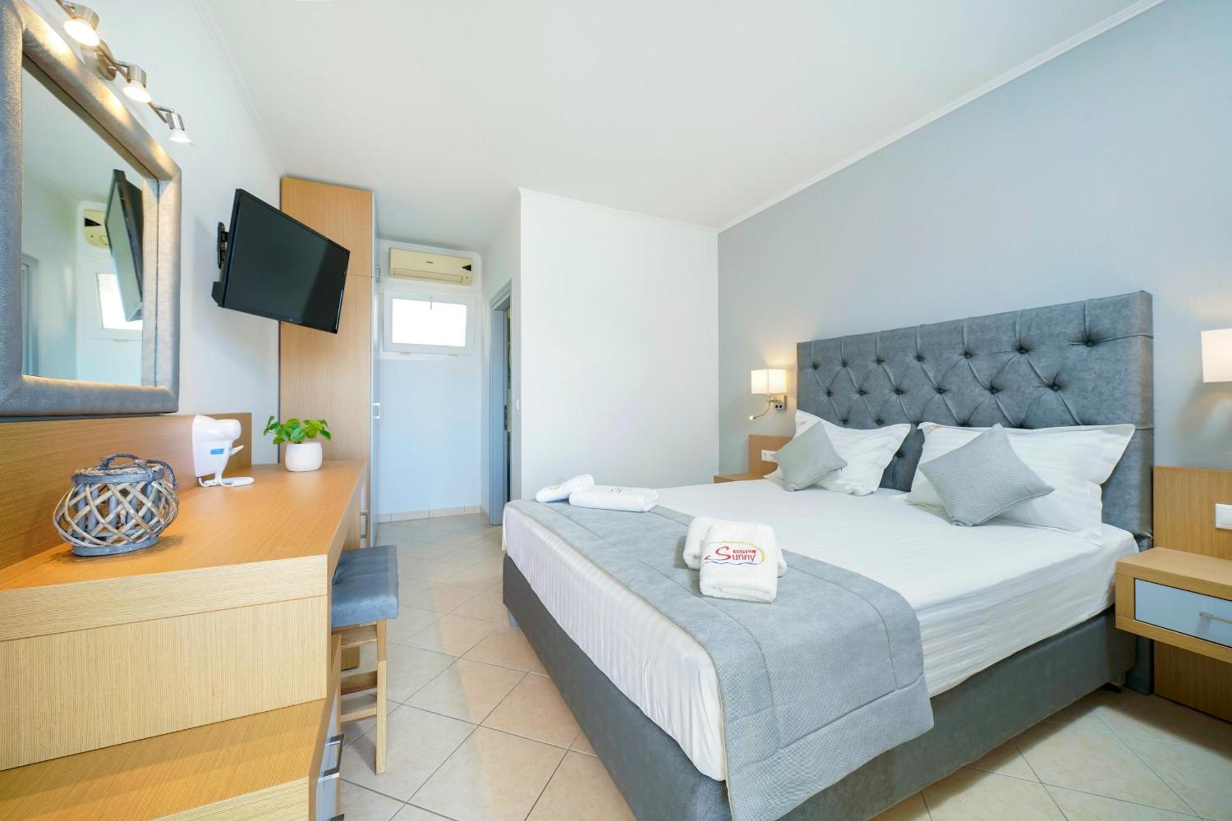 Double Room with Pool View