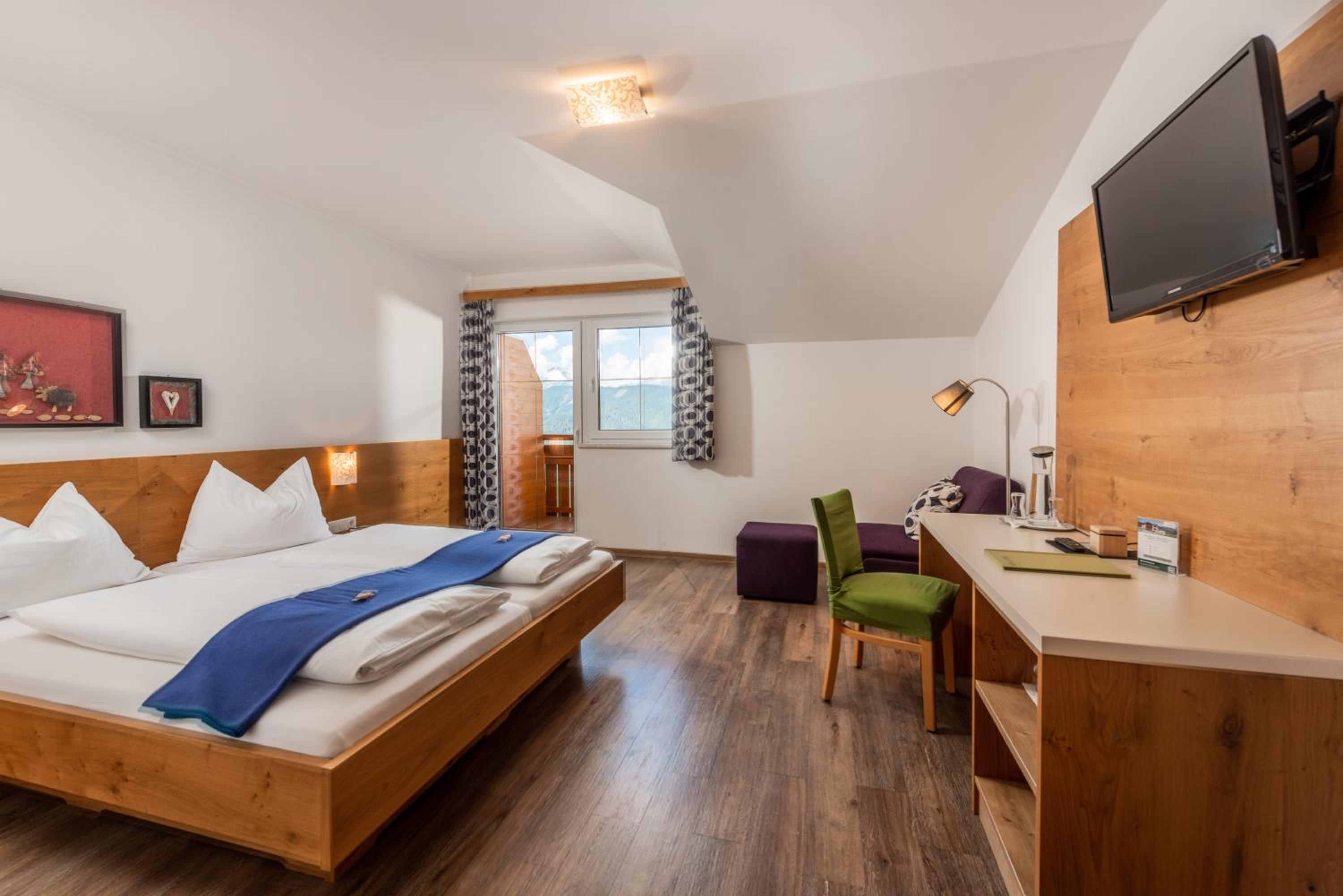 Double Room with Balcony - Photo 2