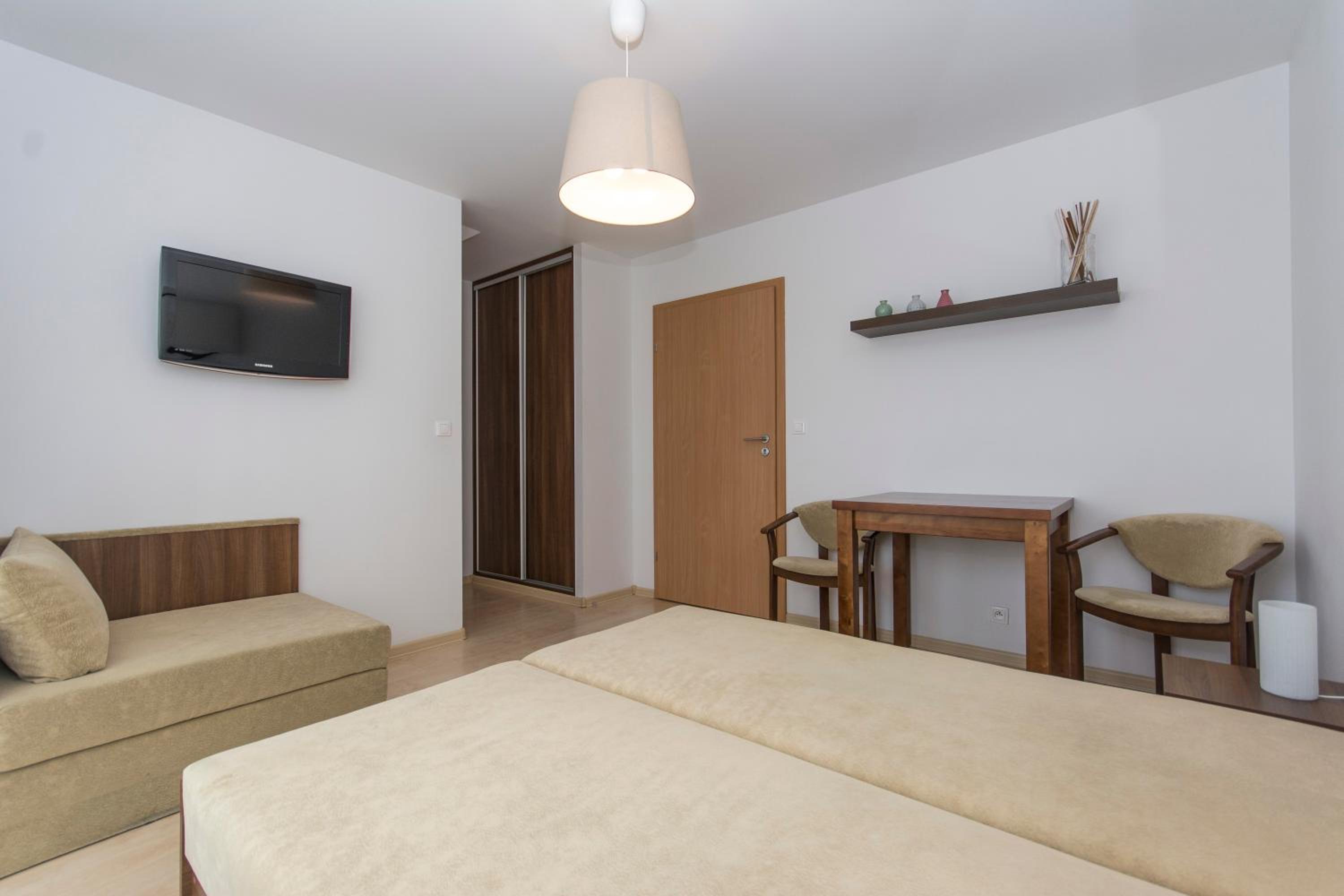 Deluxe Double Room (2 Adults + 1 Child)