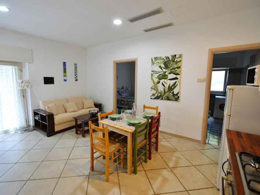 One-Bedroom Apartment photo 2
