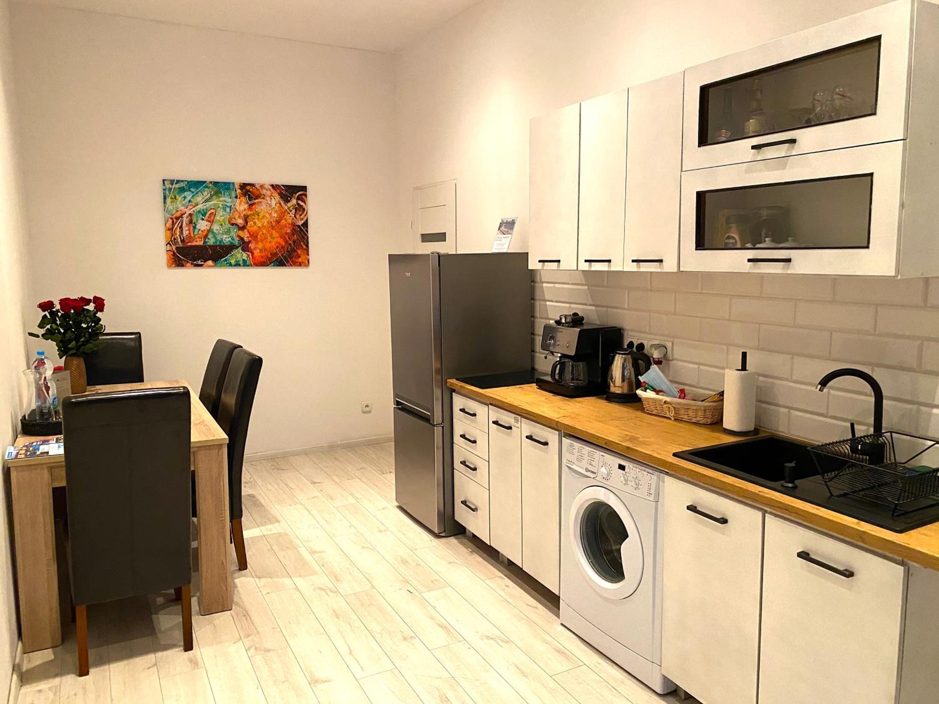 Apartment - Photo 2