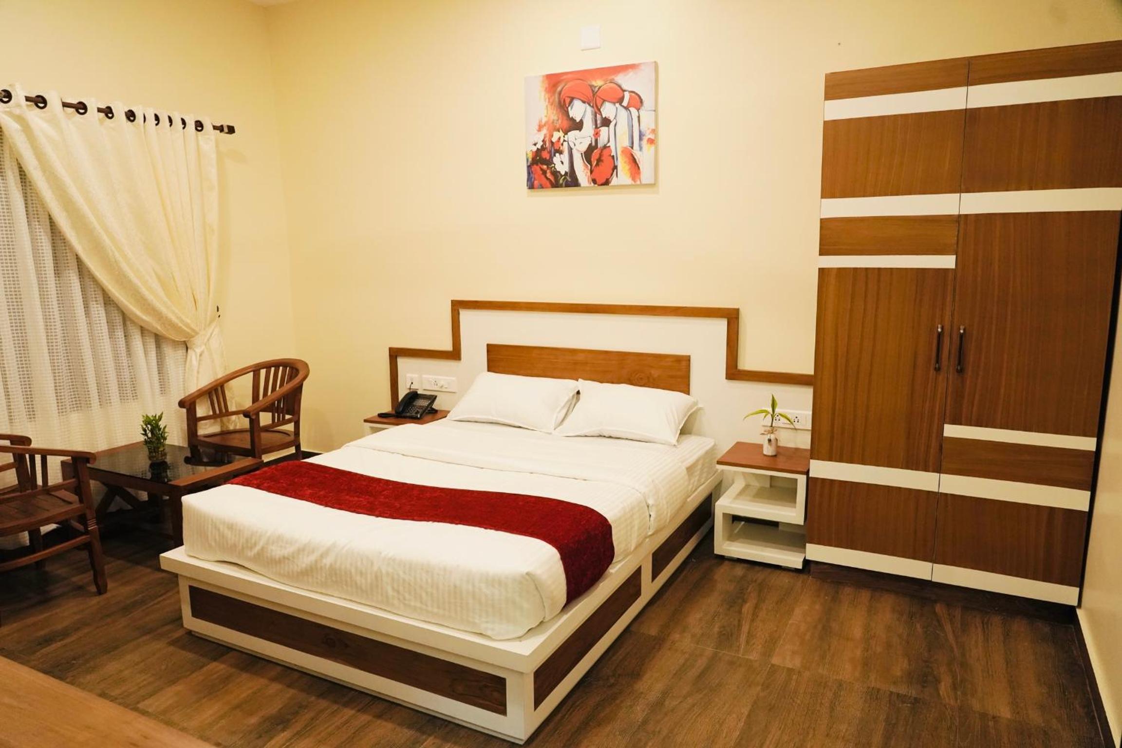 Deluxe Double Room (2 Adults + 1 Child)