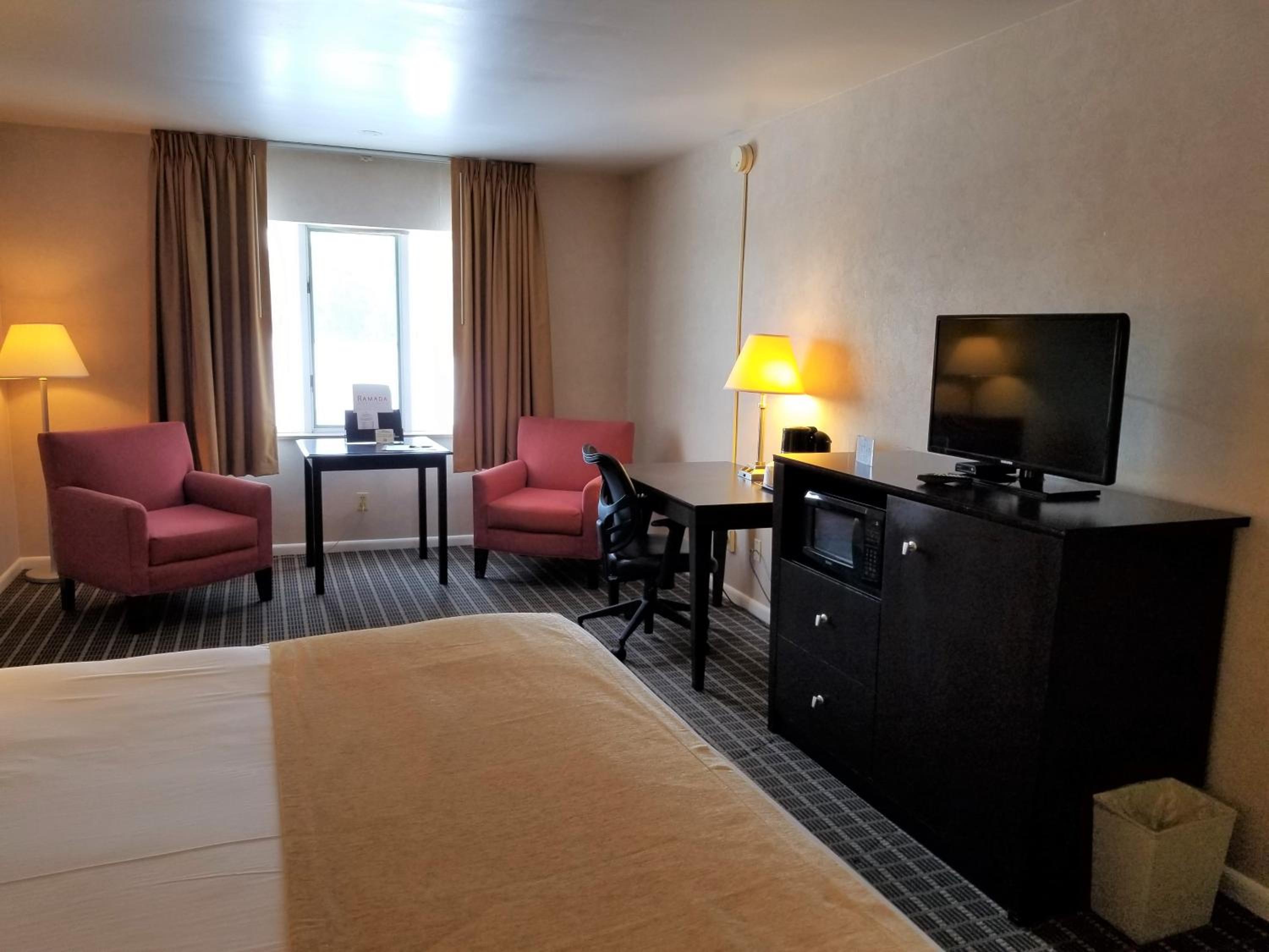 Business King Room - Non-Smoking photo 1