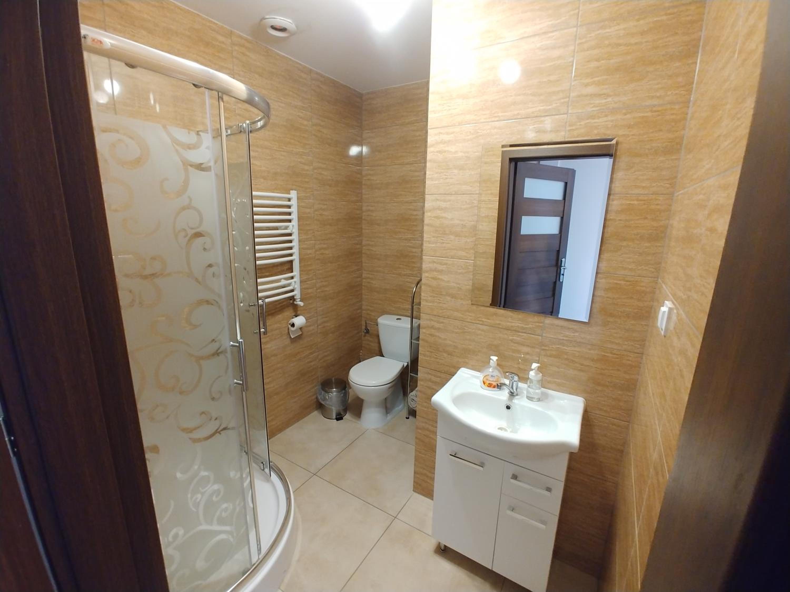 Quadruple Room - Photo 5