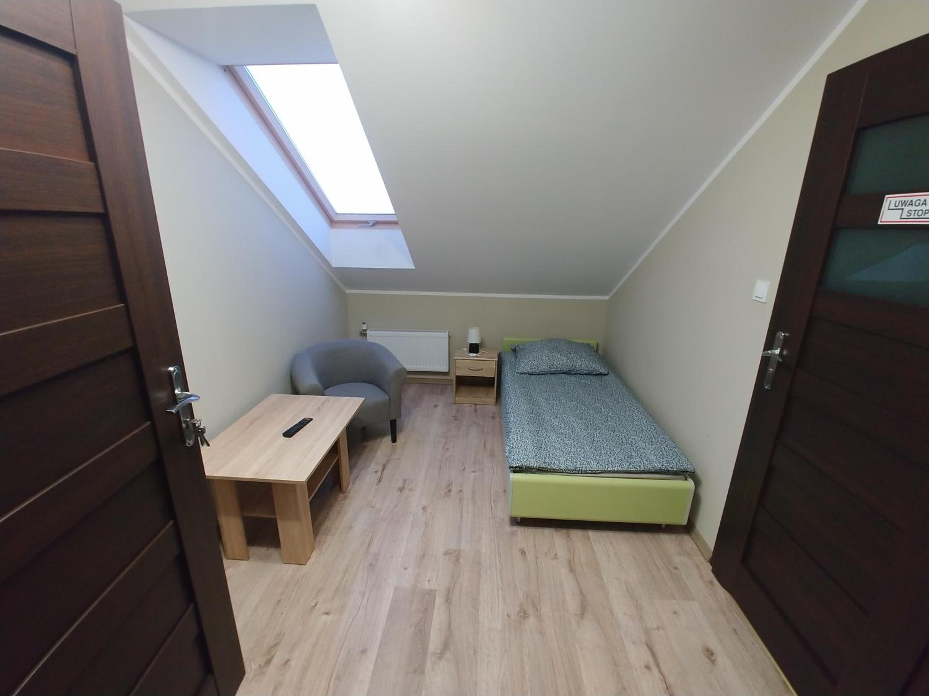Small Single Room photo 1