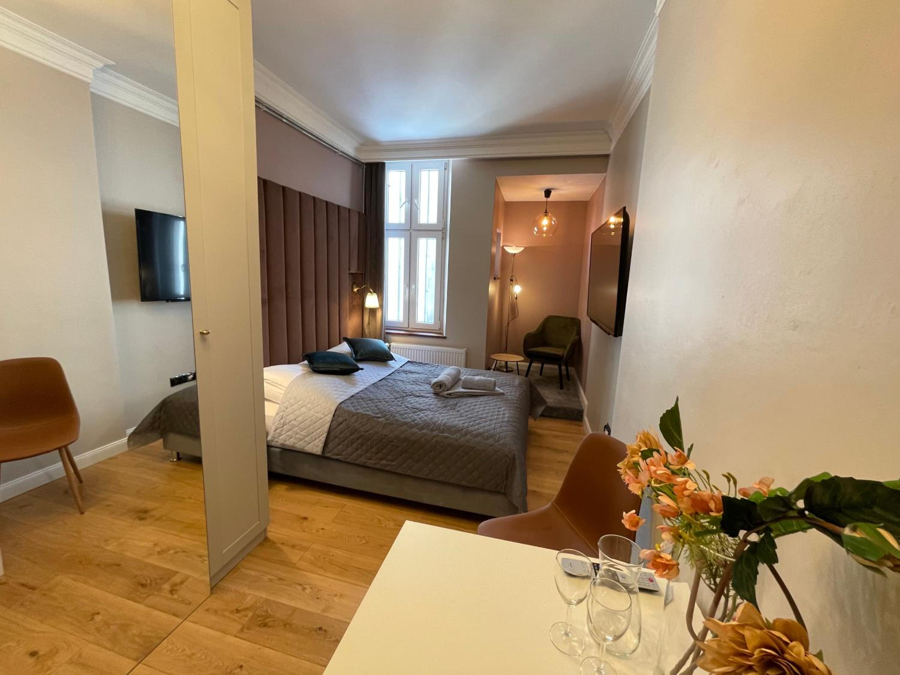 Small Double Room photo 1