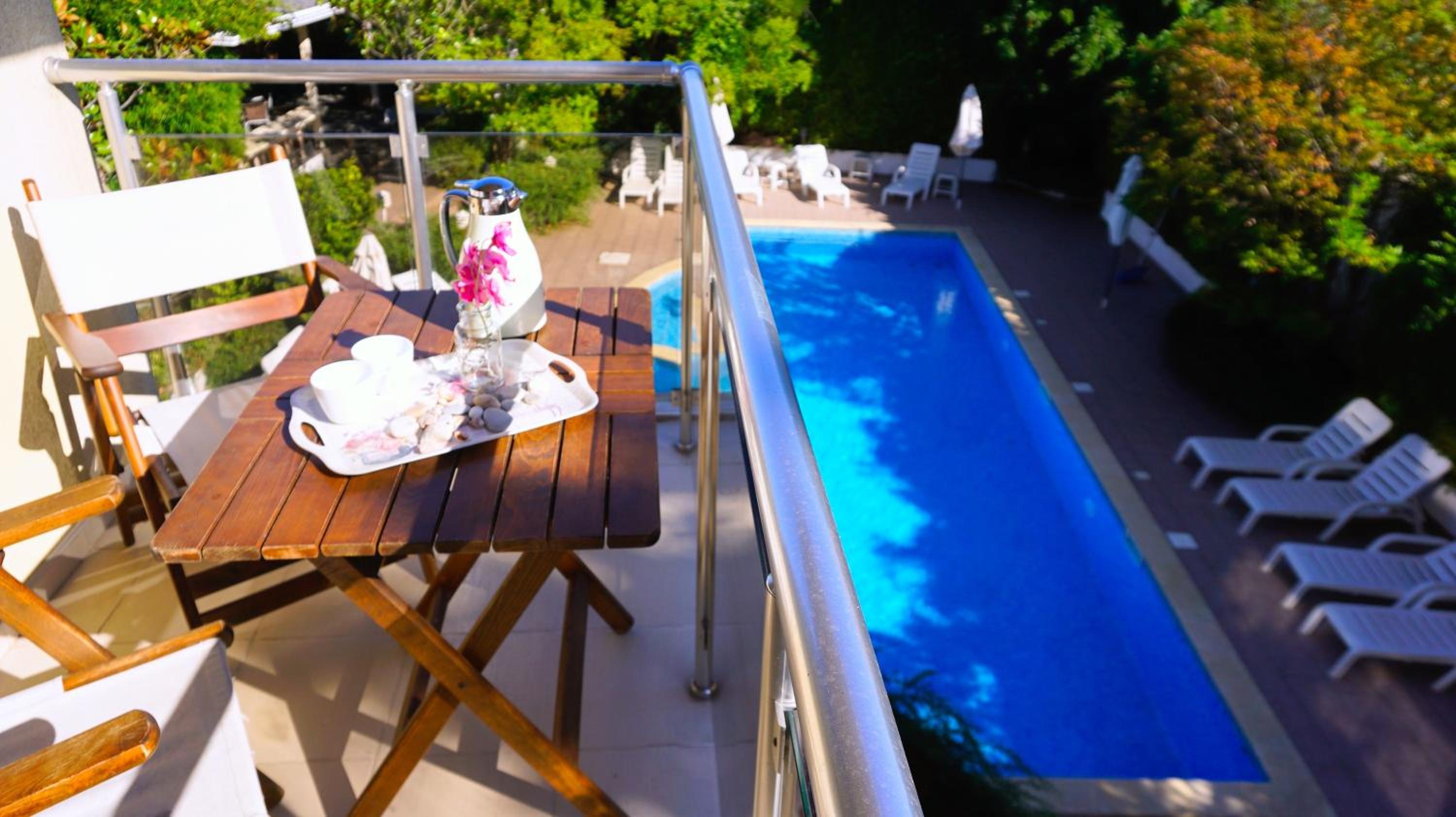 Apartment with Pool View  photo 2