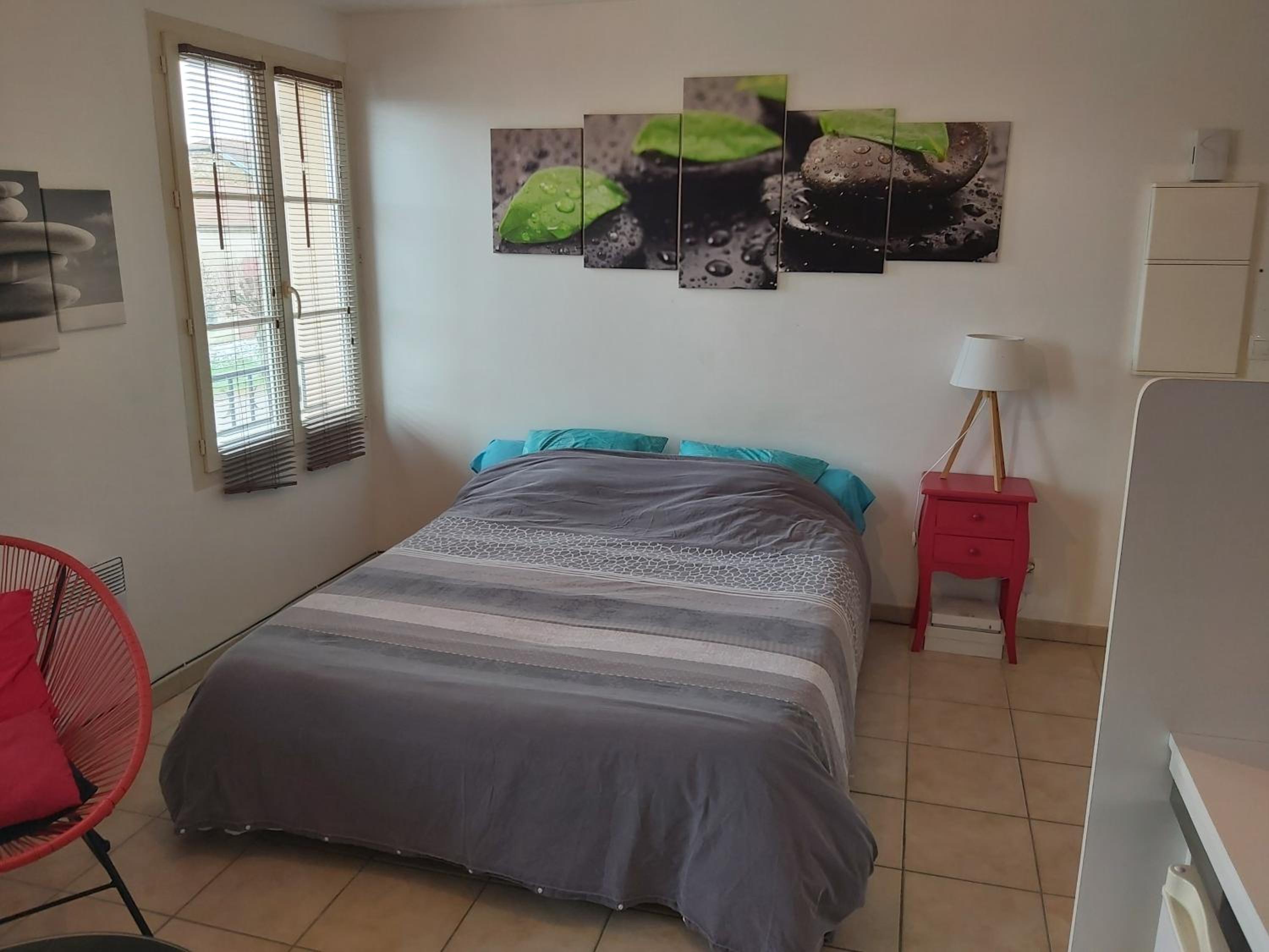 Studio Apartment photo 1