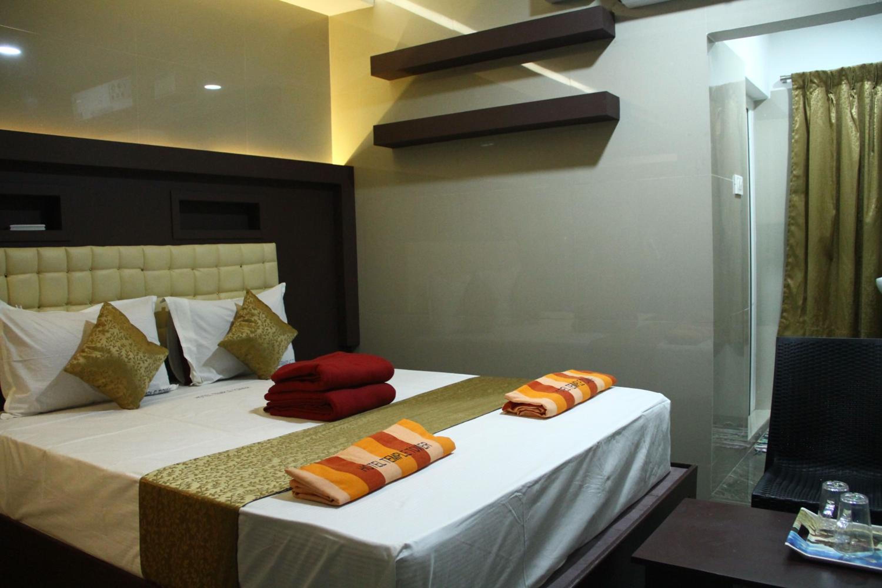 Deluxe Double Room (2 Adults + 1 Child) - Photo 6