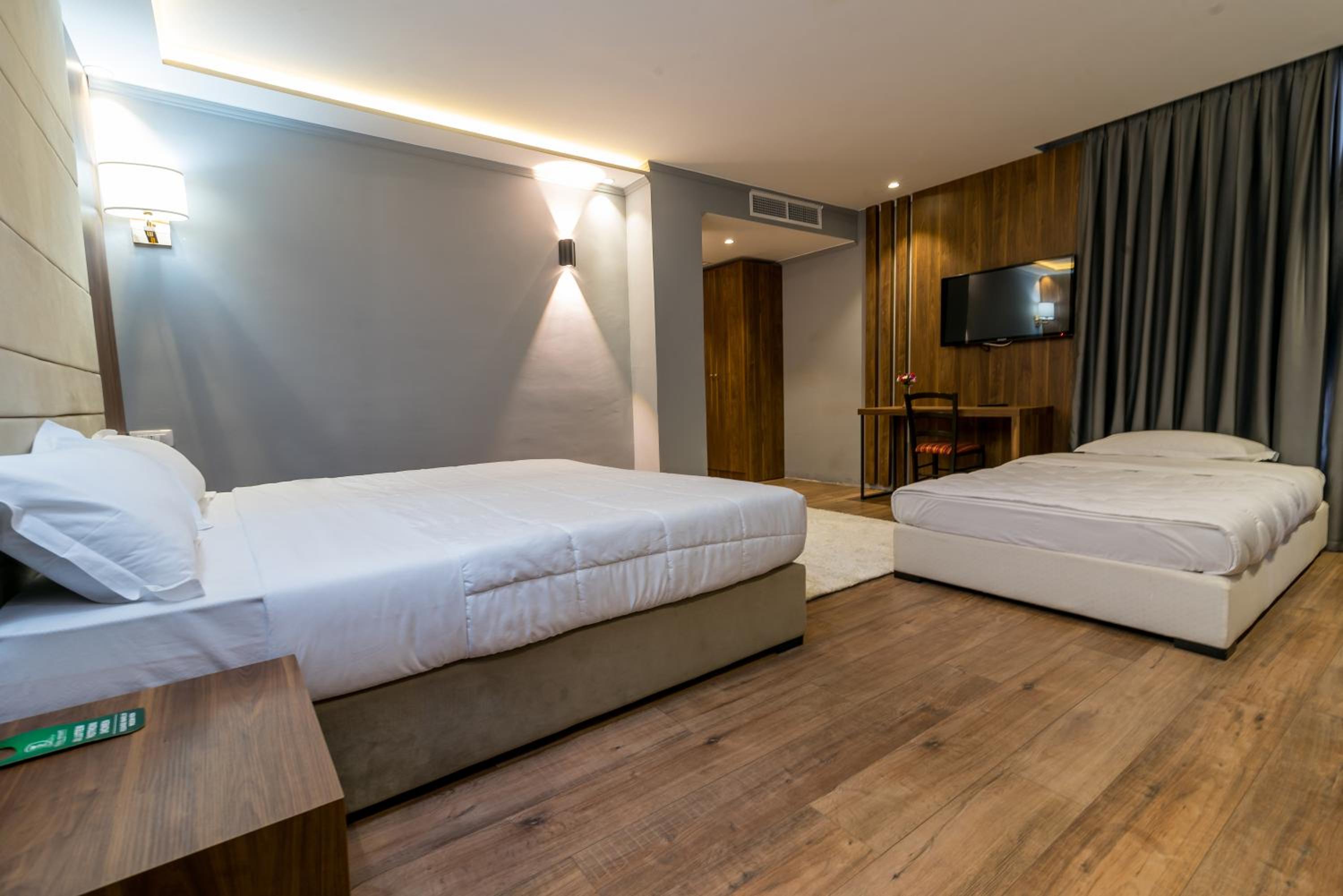 Triple Room with Pool View