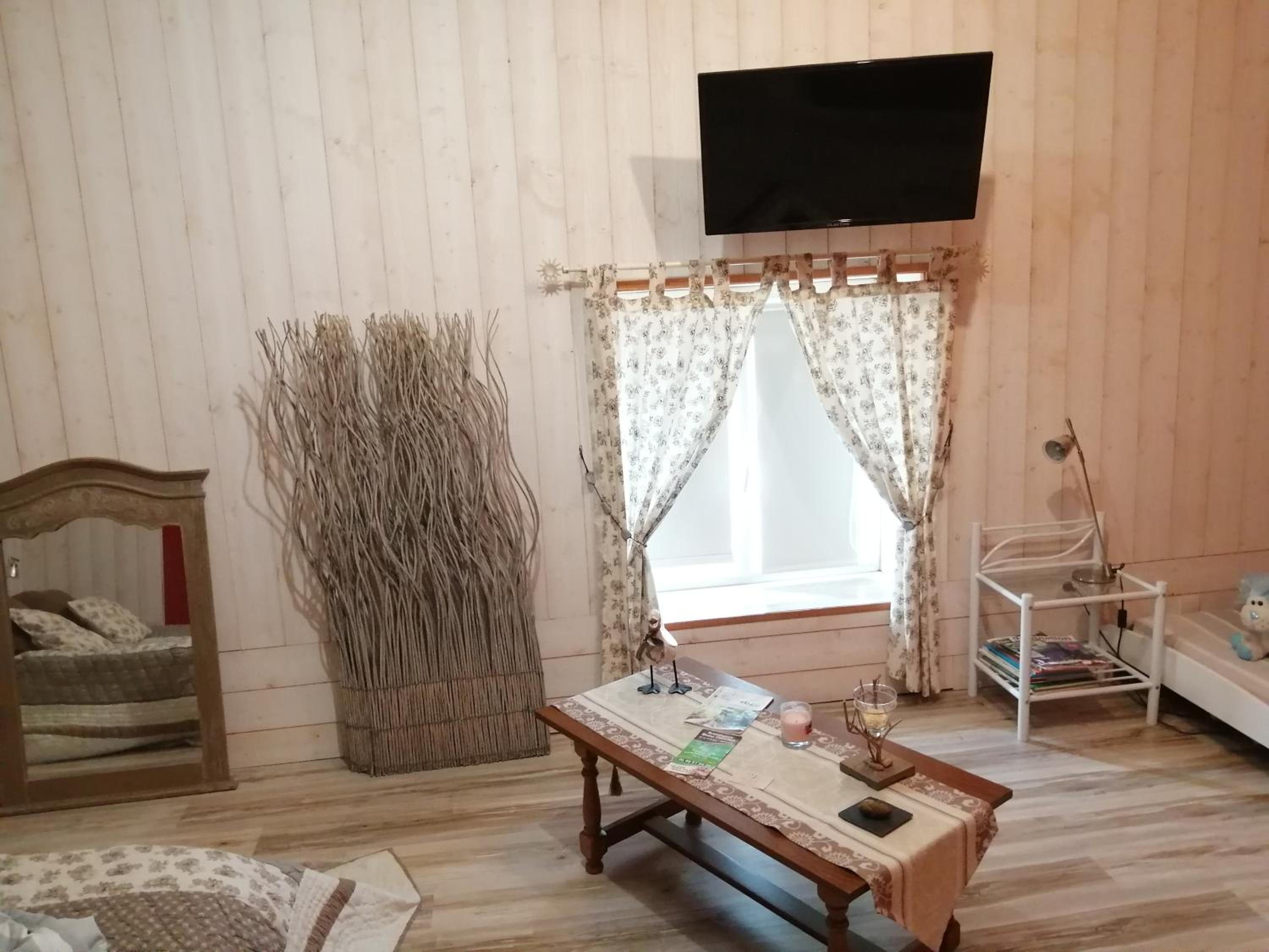Family Room with Private Bathroom photo 1