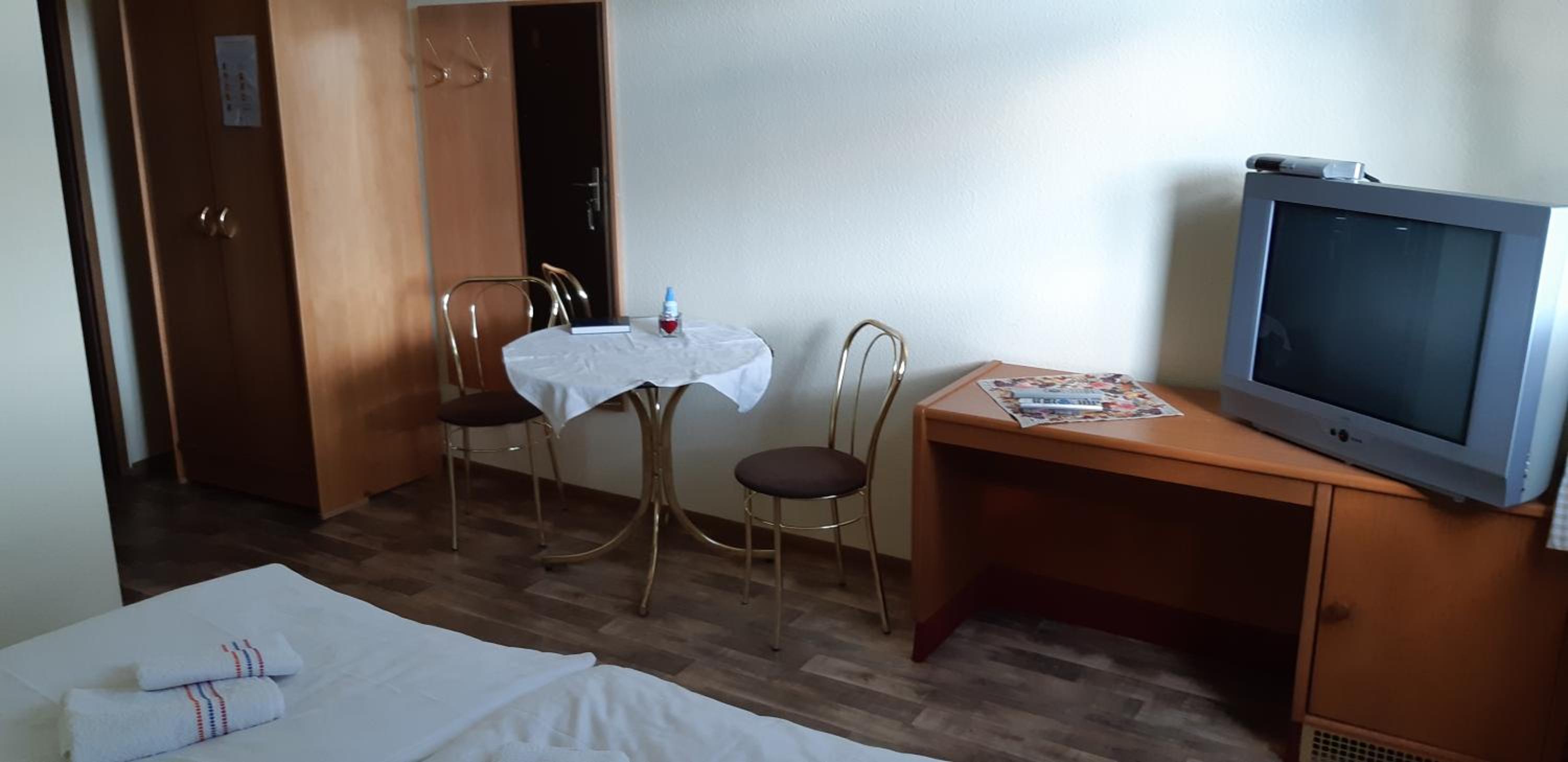 Twin Room with Private External Bathroom