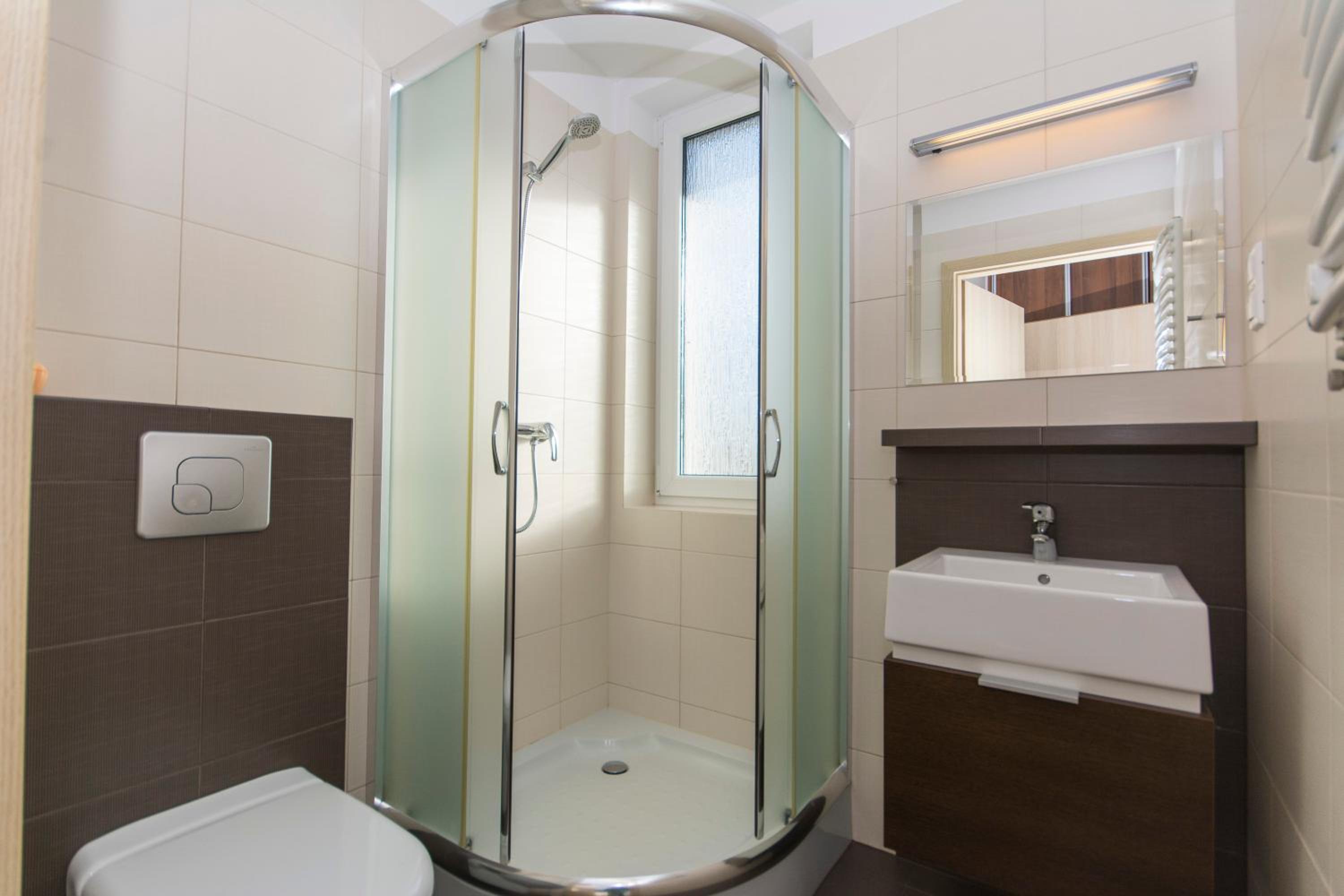 Double Room with Balcony (2 Adults + 1 Child) photo 2