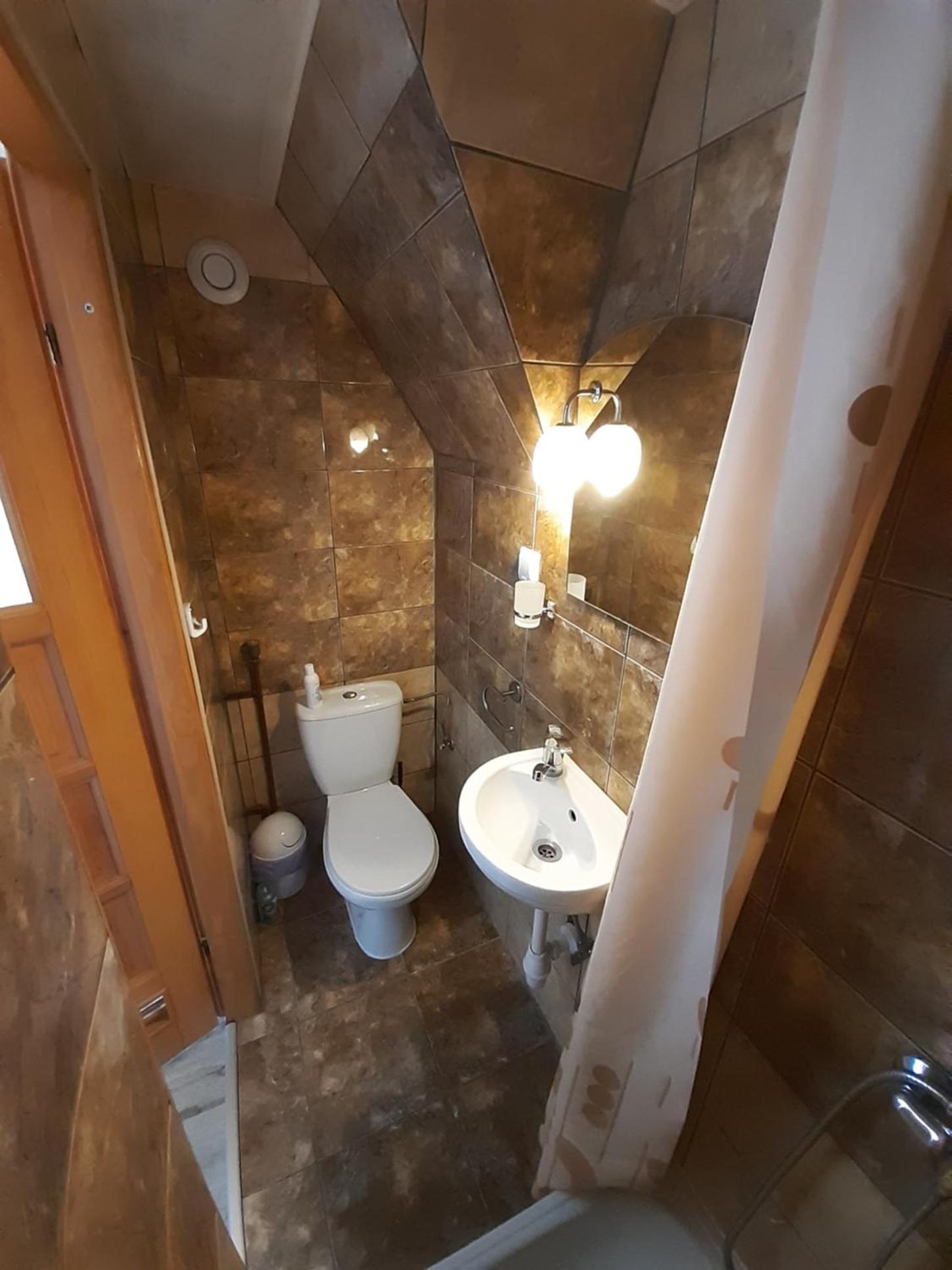 Quadruple Room with Balcony - Photo 2