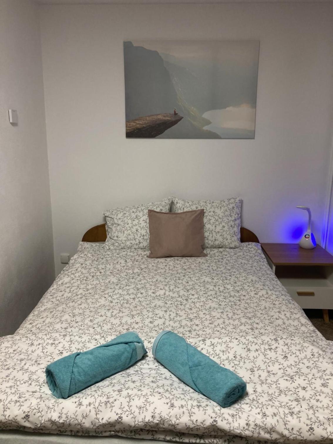 Double or Twin Room with Private Bathroom photo 3