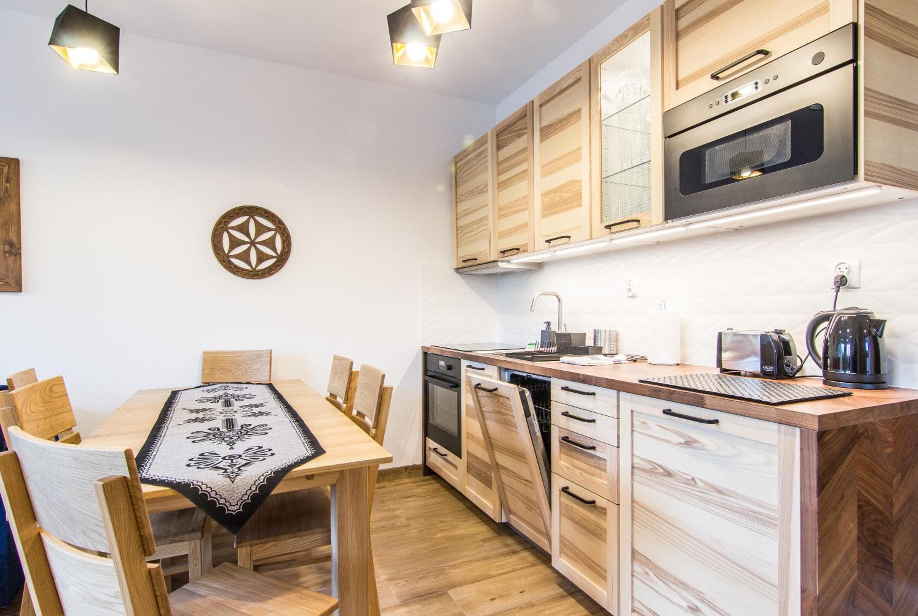 Two-Bedroom Apartment - Photo 2