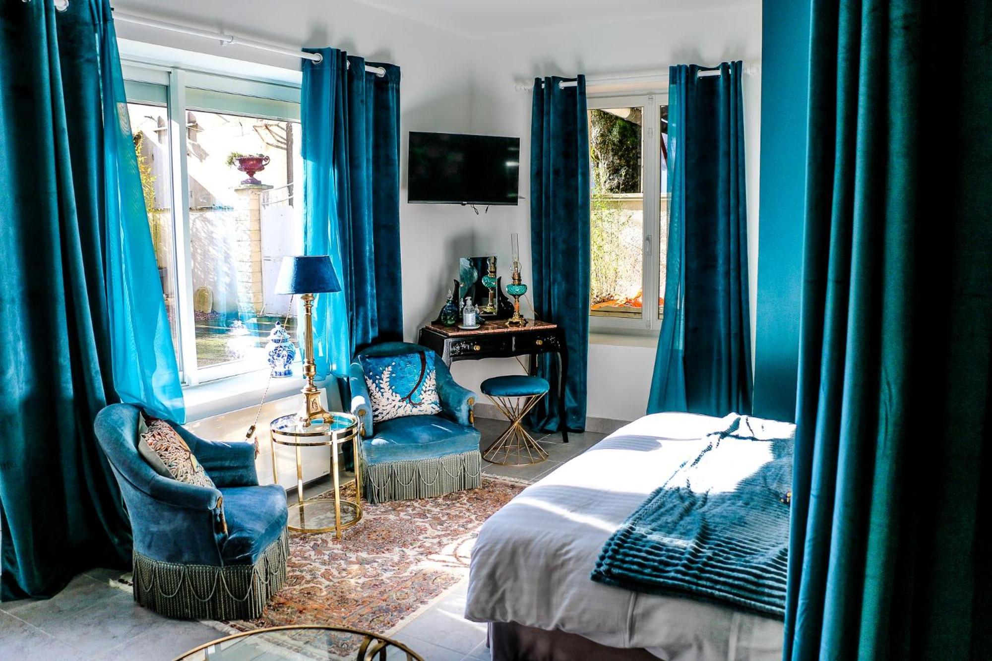 Suite with Garden View - Photo 2