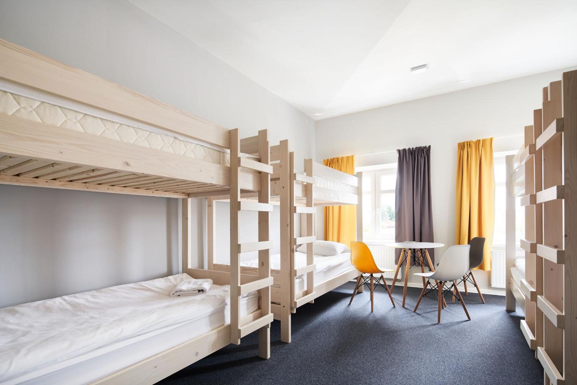 6-Bed Mixed Dormitory Room photo 2