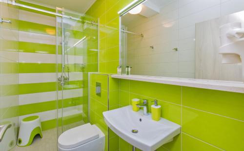 Superior One-Bedroom Apartment with Balcony and Sea VIew - Photo 13
