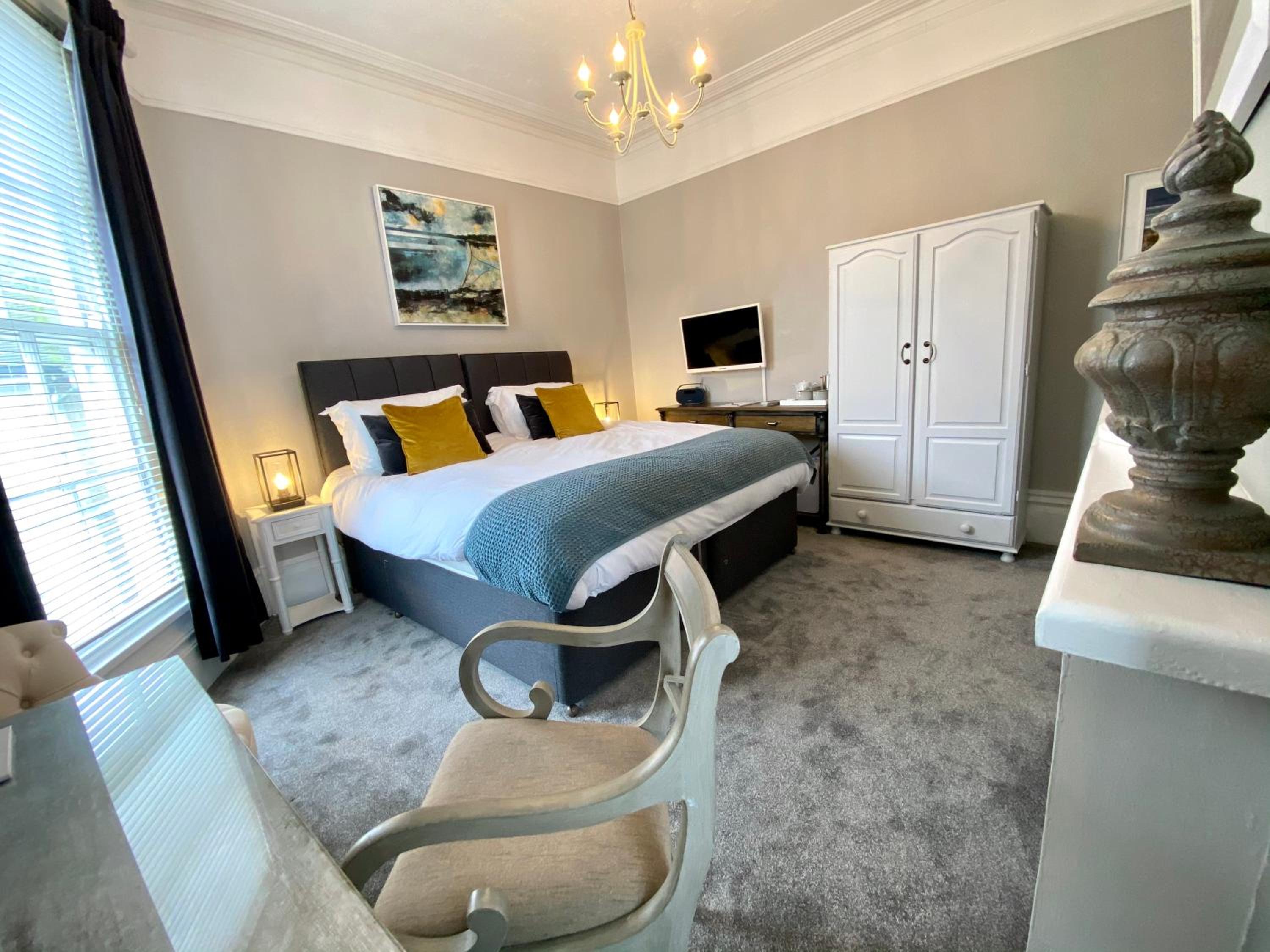 Deluxe King Room photo 2
