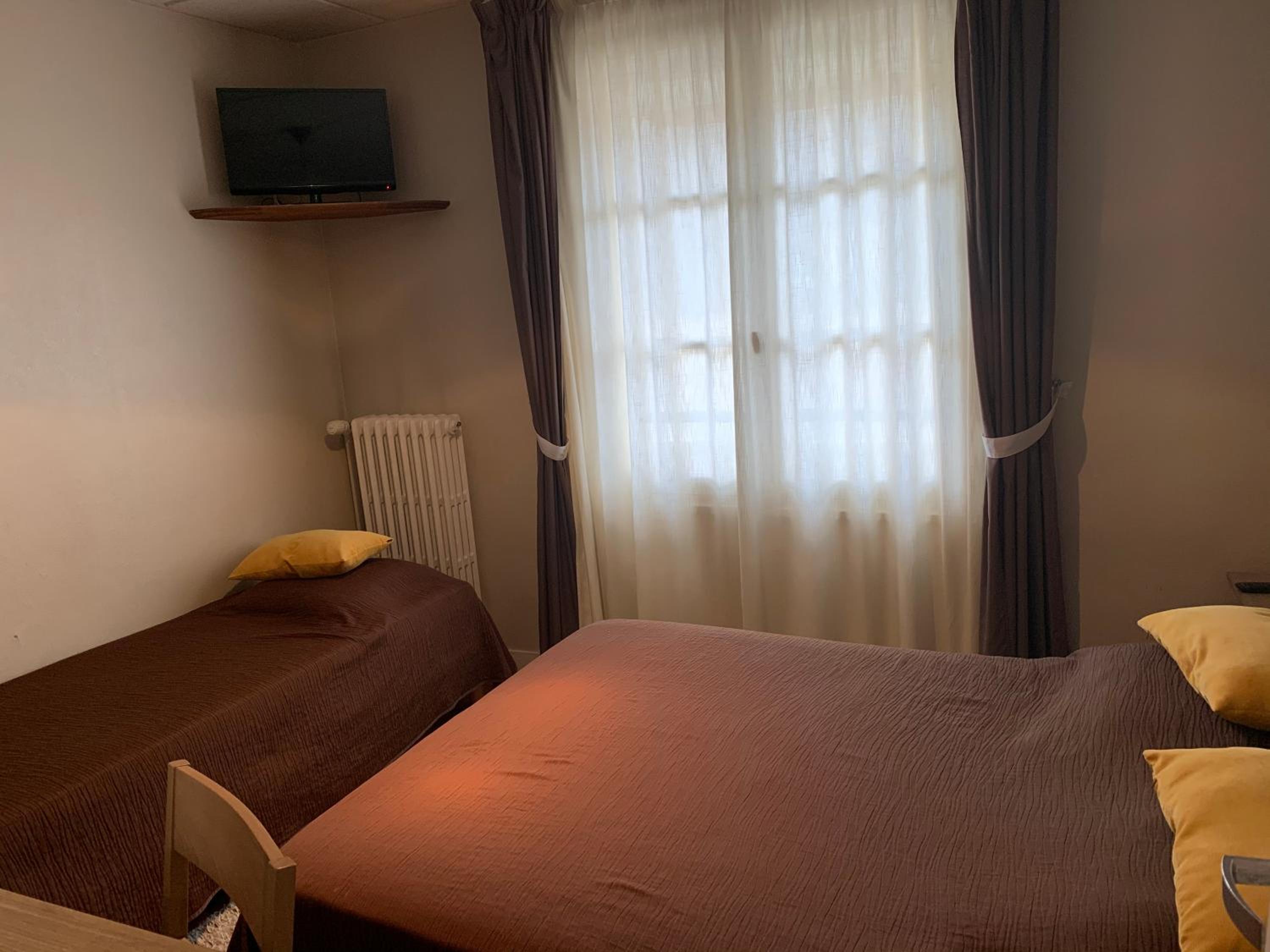 Standard Triple Room - Photo 2