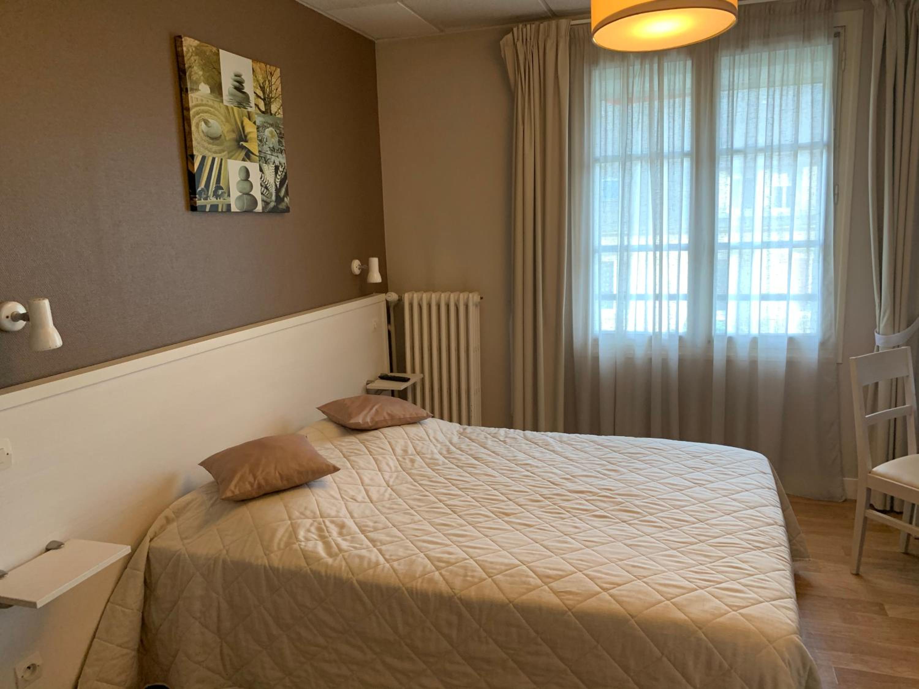 Double Room - Photo 8