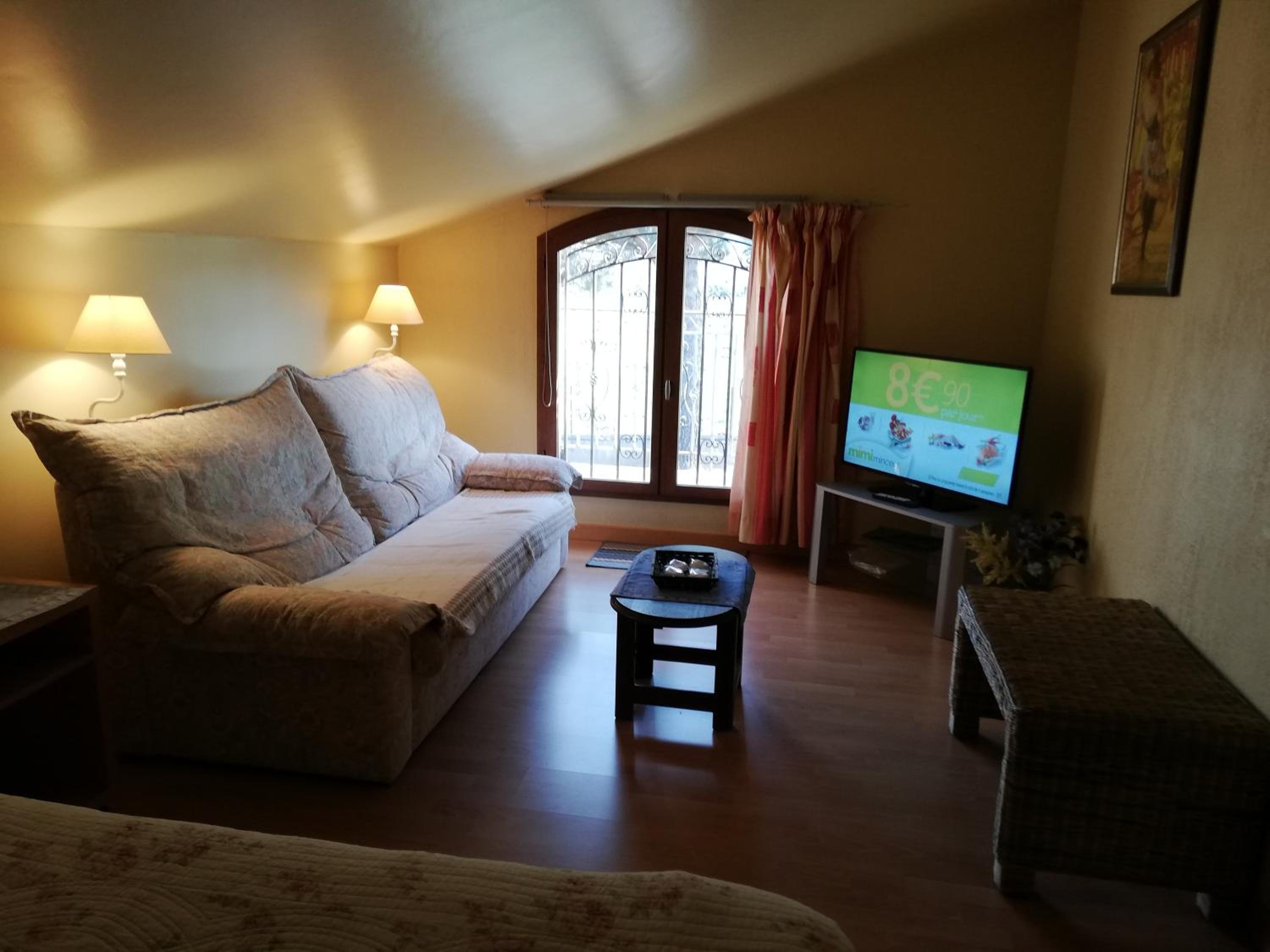Double or Twin Room with Garden View photo 3
