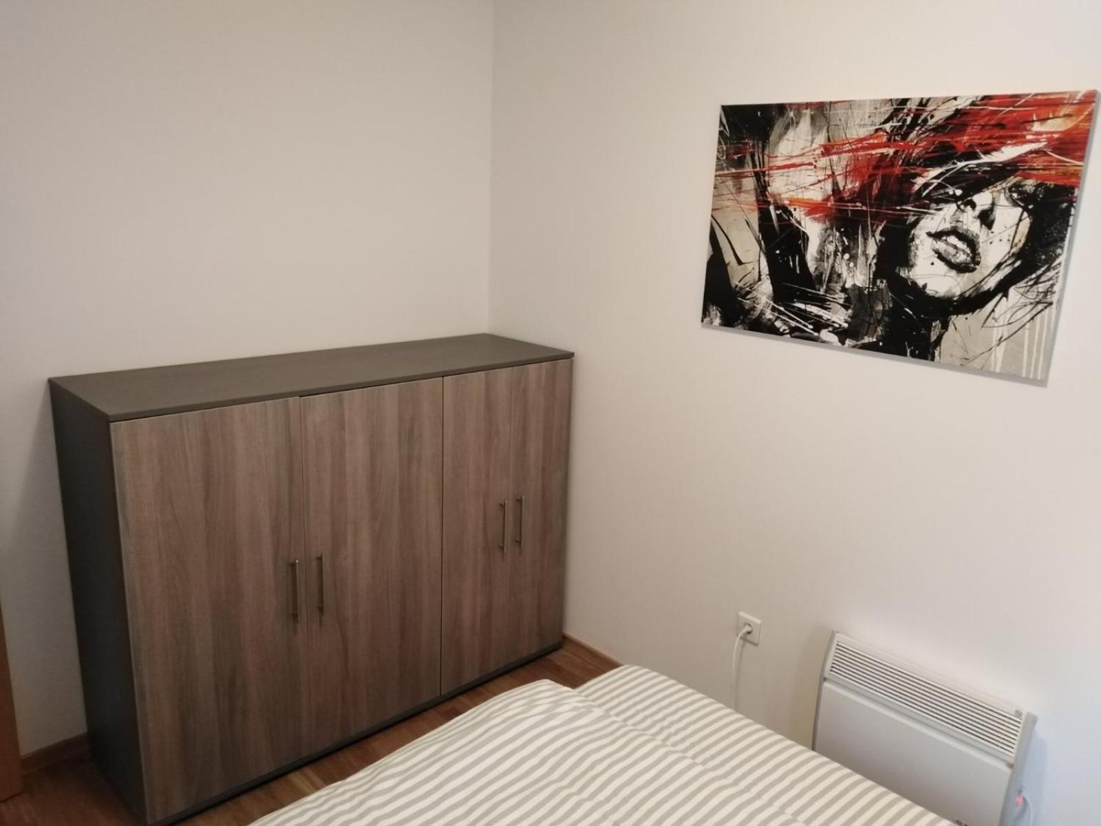 Apartment photo 2