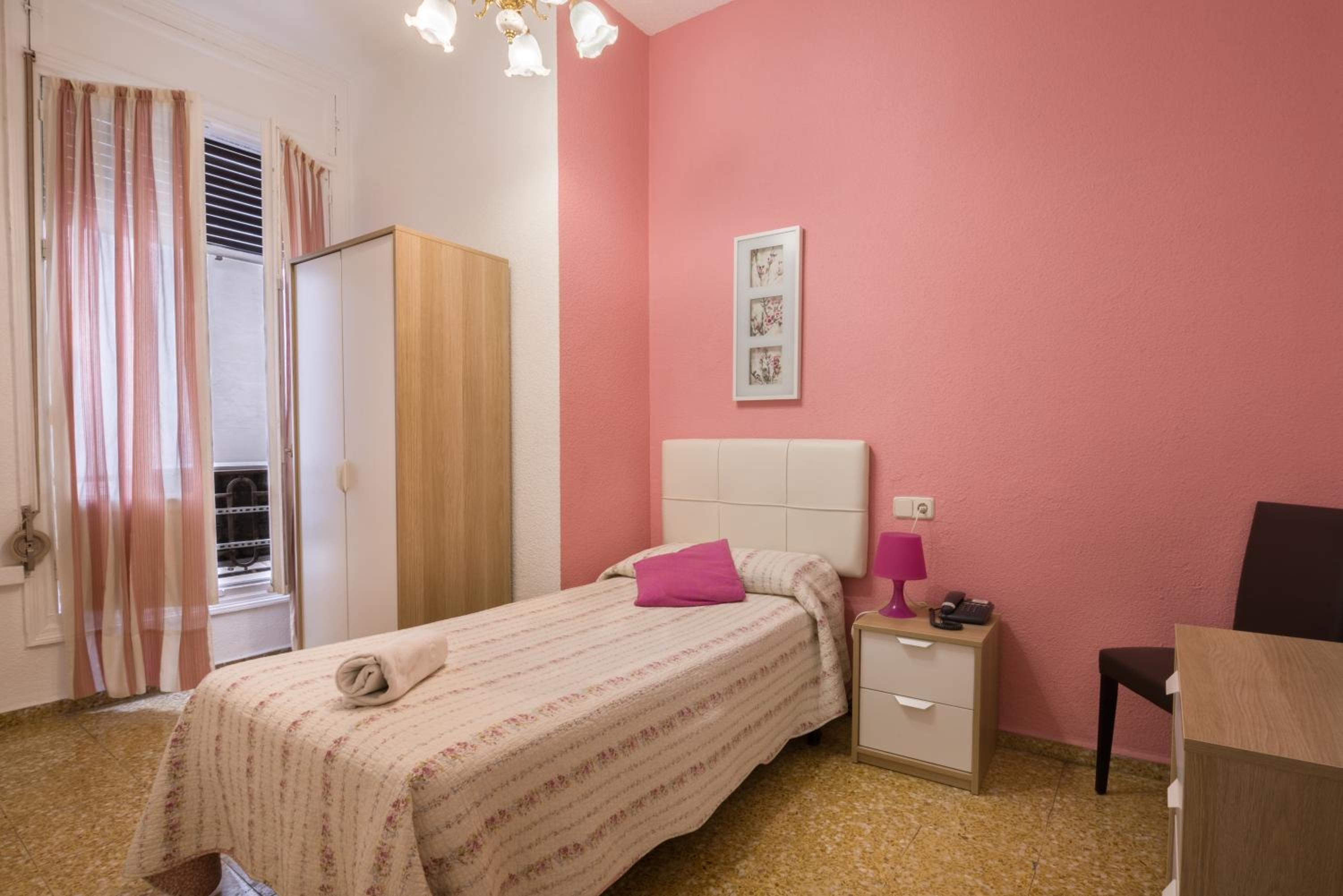 Single Room photo 1