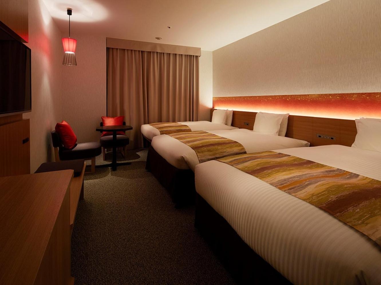 Superior Twin Room with Extra Bed - Non-Smoking photo 2