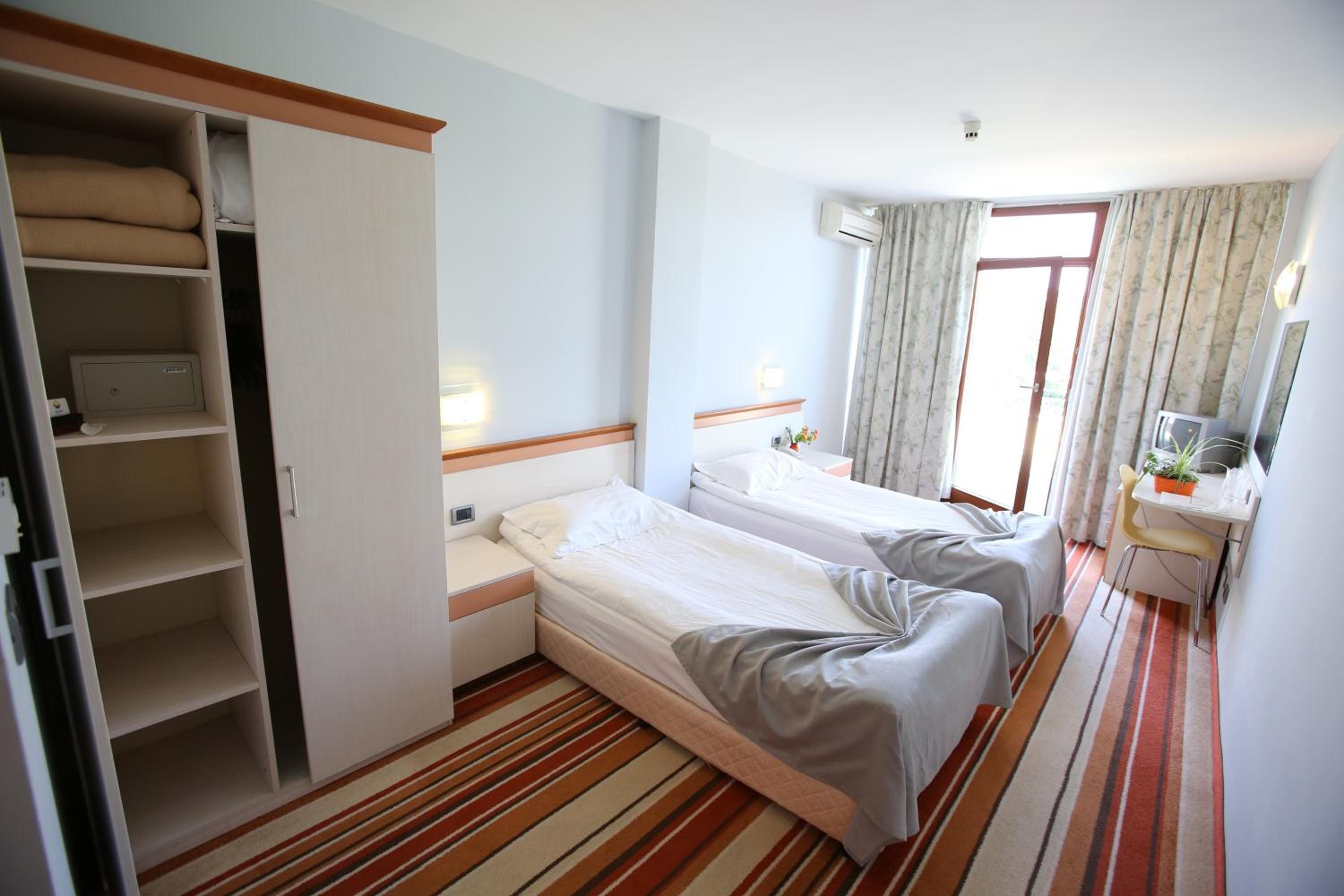 Hotel Koral - Free Parking