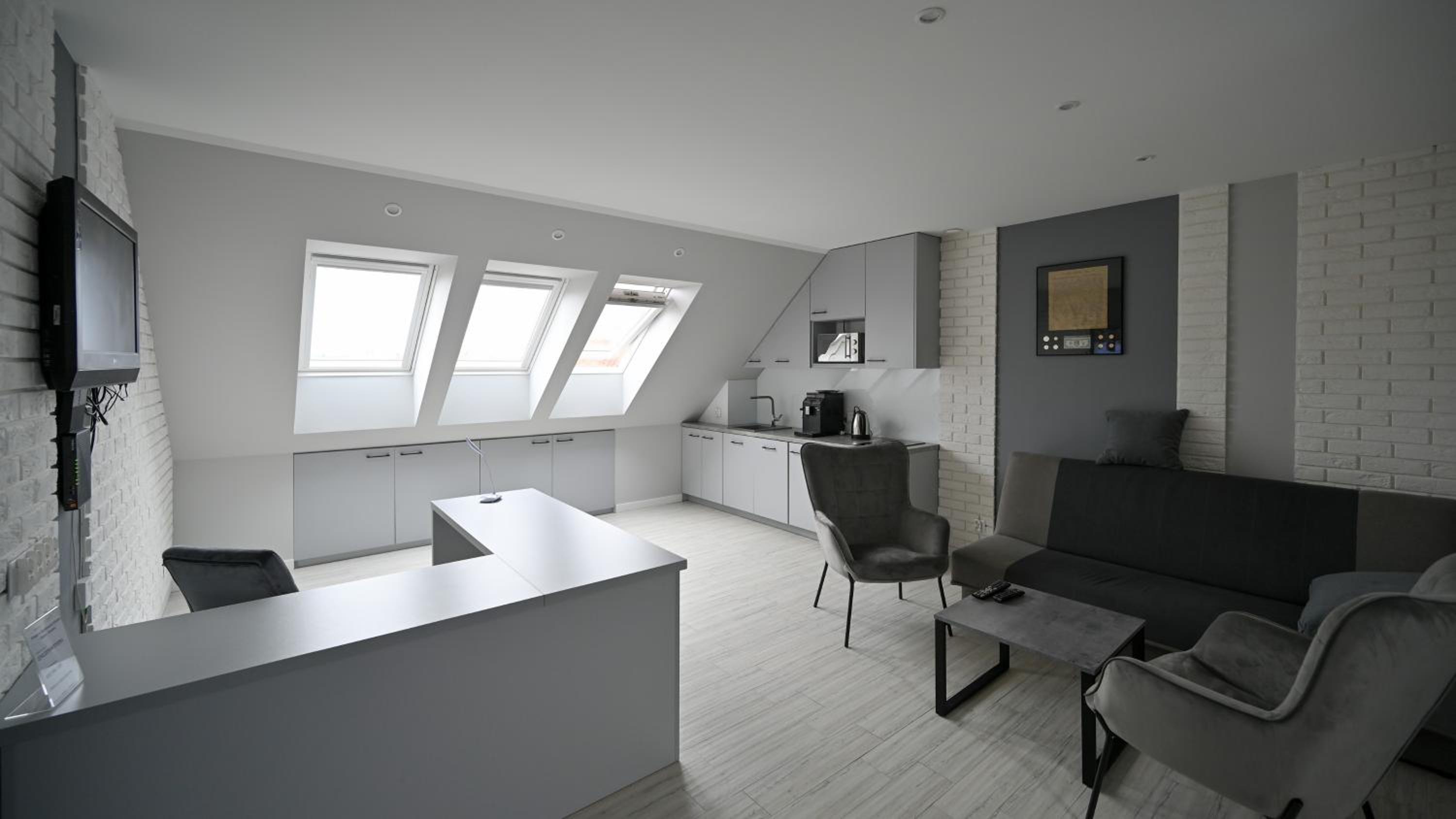 One-Bedroom Apartment - Photo 15