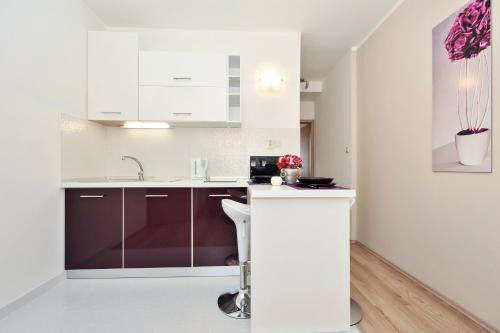 Comfort One-Bedroom Apartment - Photo 23