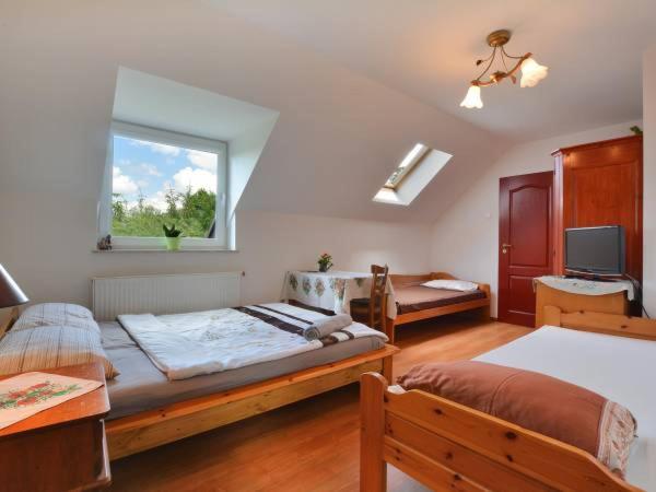 Double Room with Private Bathroom - Photo 2
