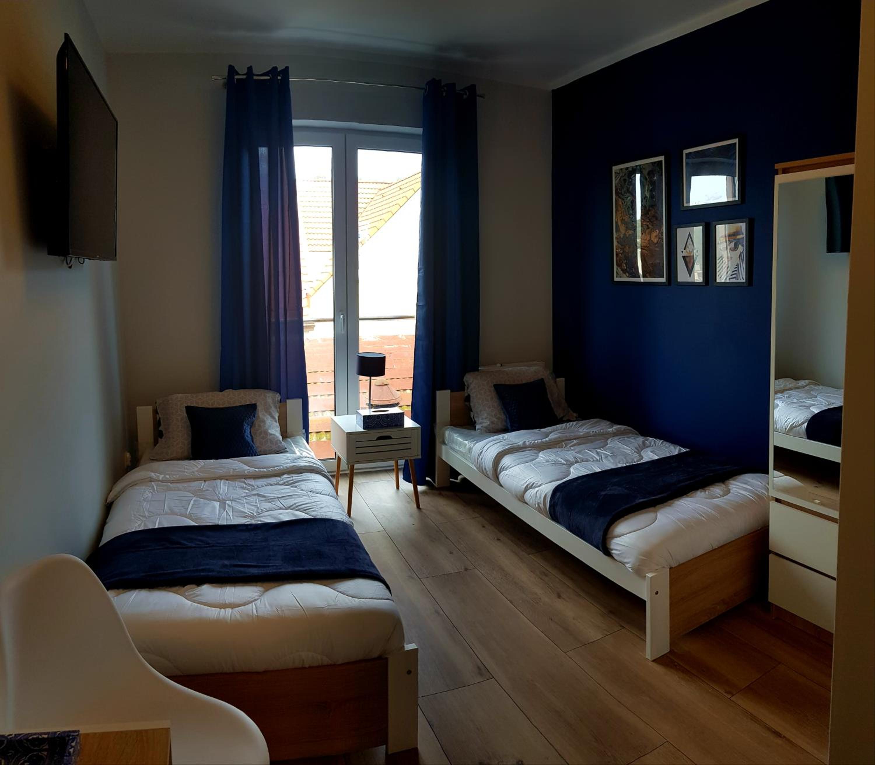 Twin Room with Private Bathroom photo 1